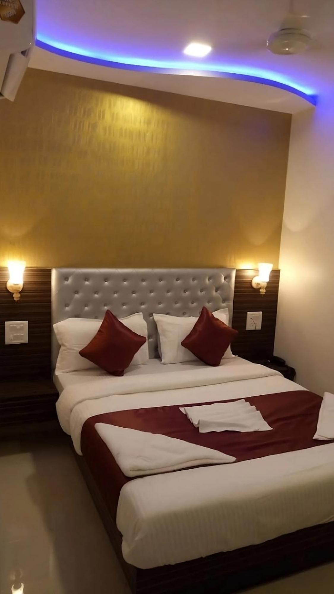 Flagship 83490 Hotel Bently Palace Hotel 3*
