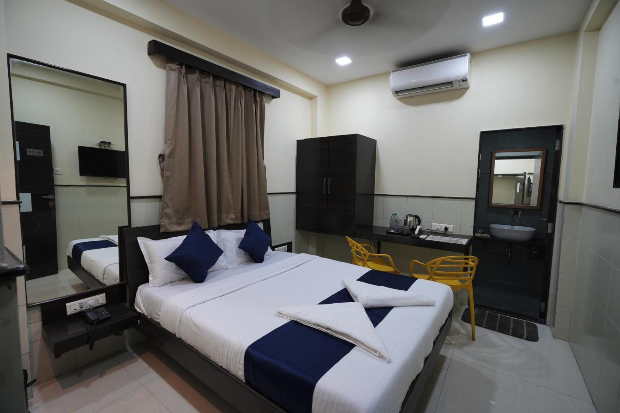 Triton - Near Us Embassy - In Sion Hotel Bombaim