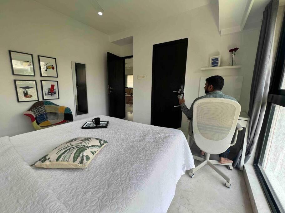 Kakad Classic 5, 16th Rd, Pali Village, Khar West By Connekt Homes Bombaim