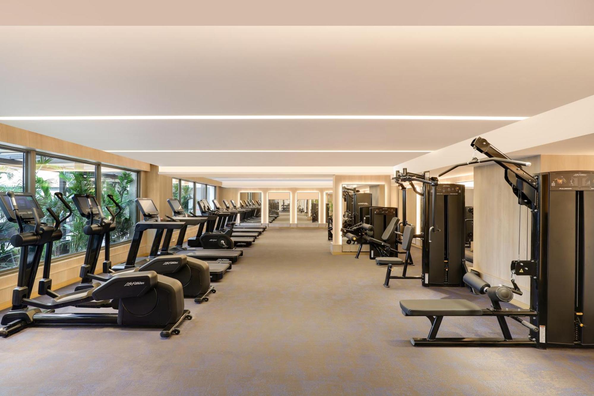 Aurika, International Airport - Luxury By Lemon Tree 5*