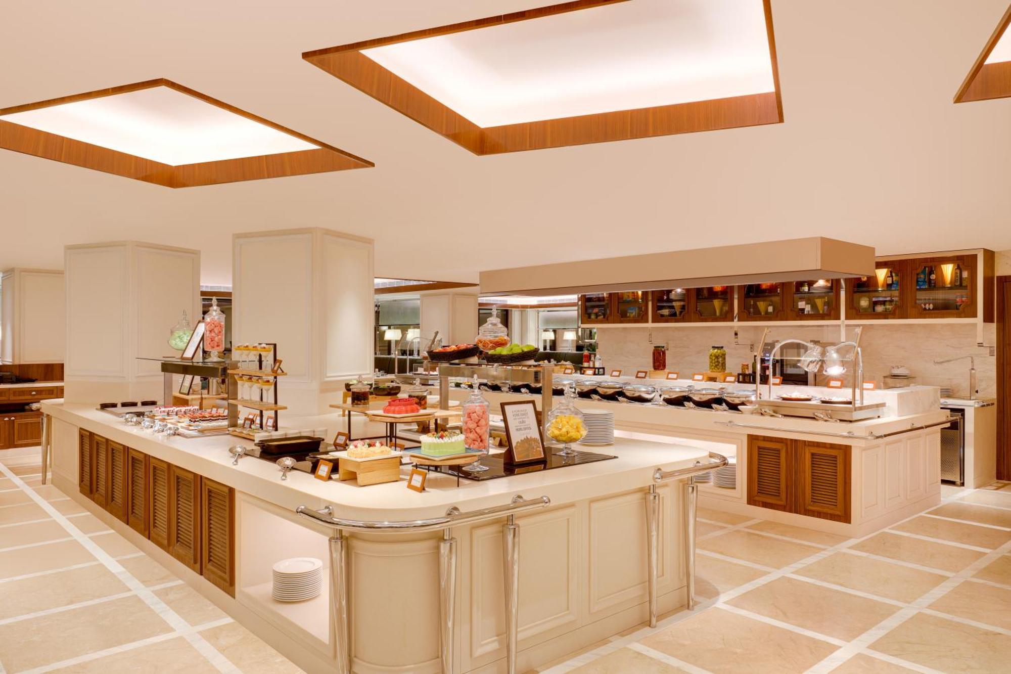 Hotel Aurika, International Airport - Luxury By Lemon Tree 5*