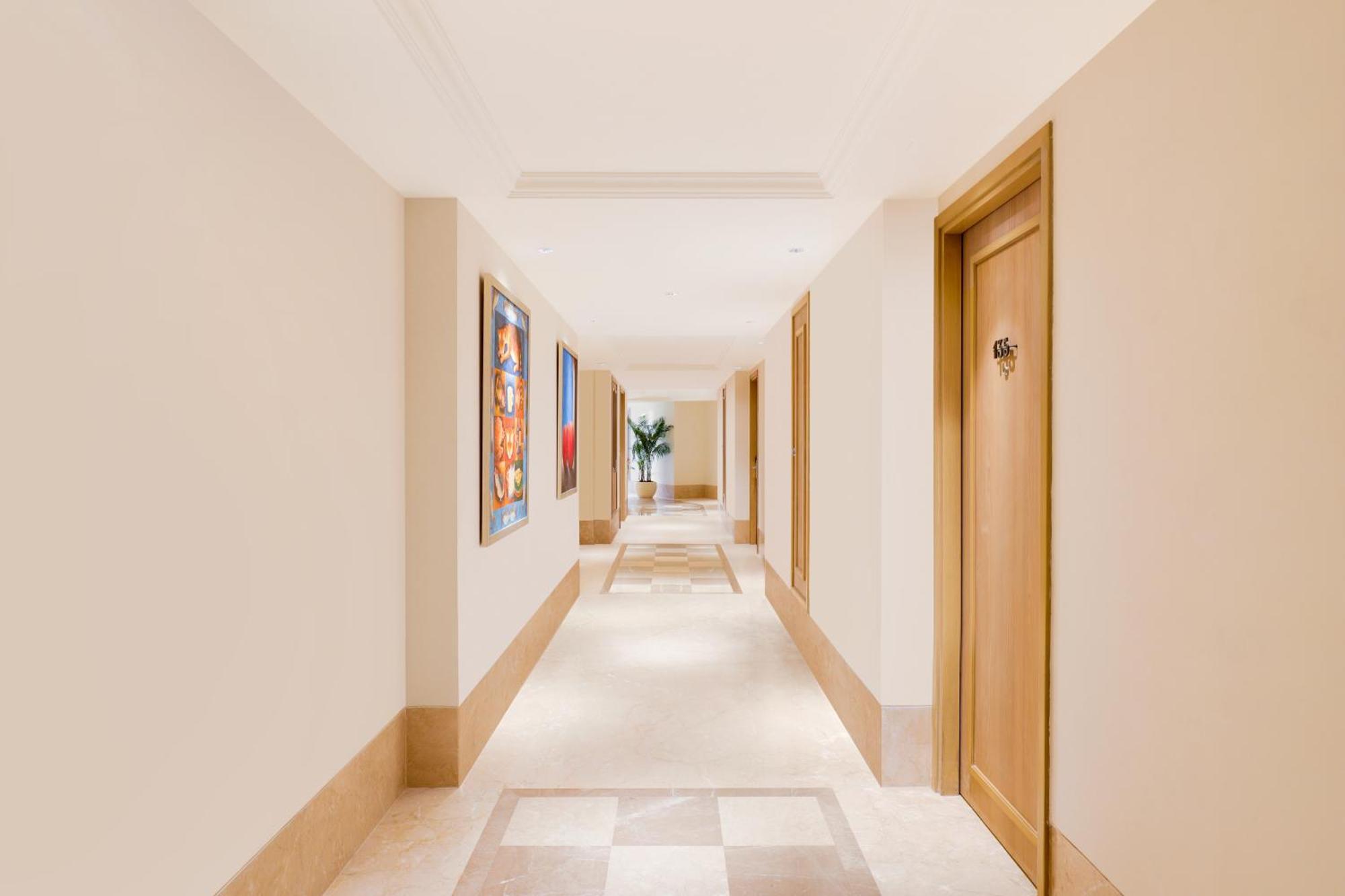 Aurika, International Airport - Luxury By Lemon Tree Hotel