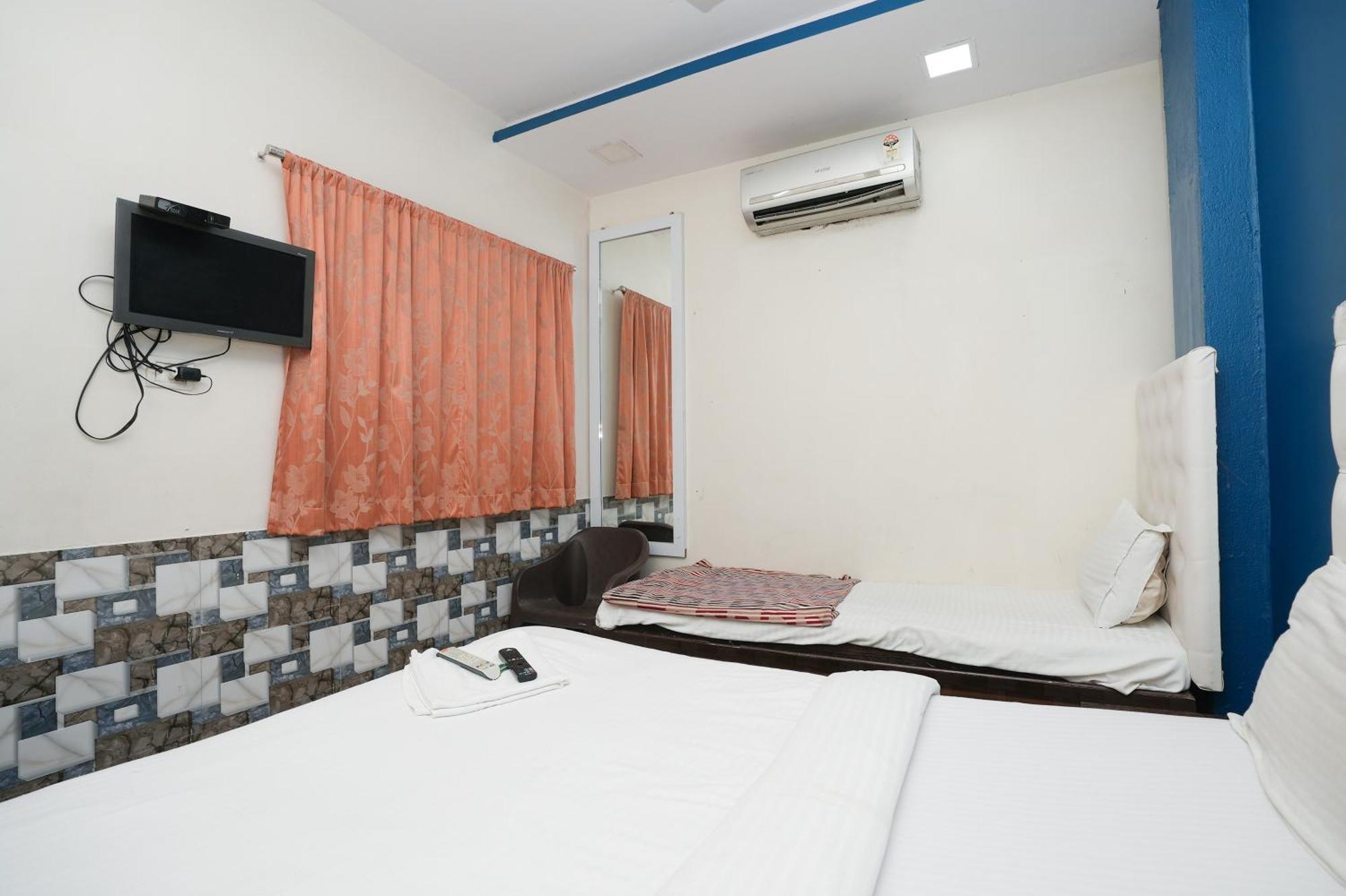 Om Residency Hotel 2*