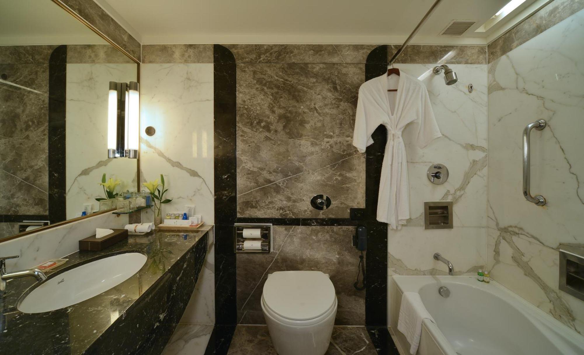Hotel Marine Plaza Mumbai
