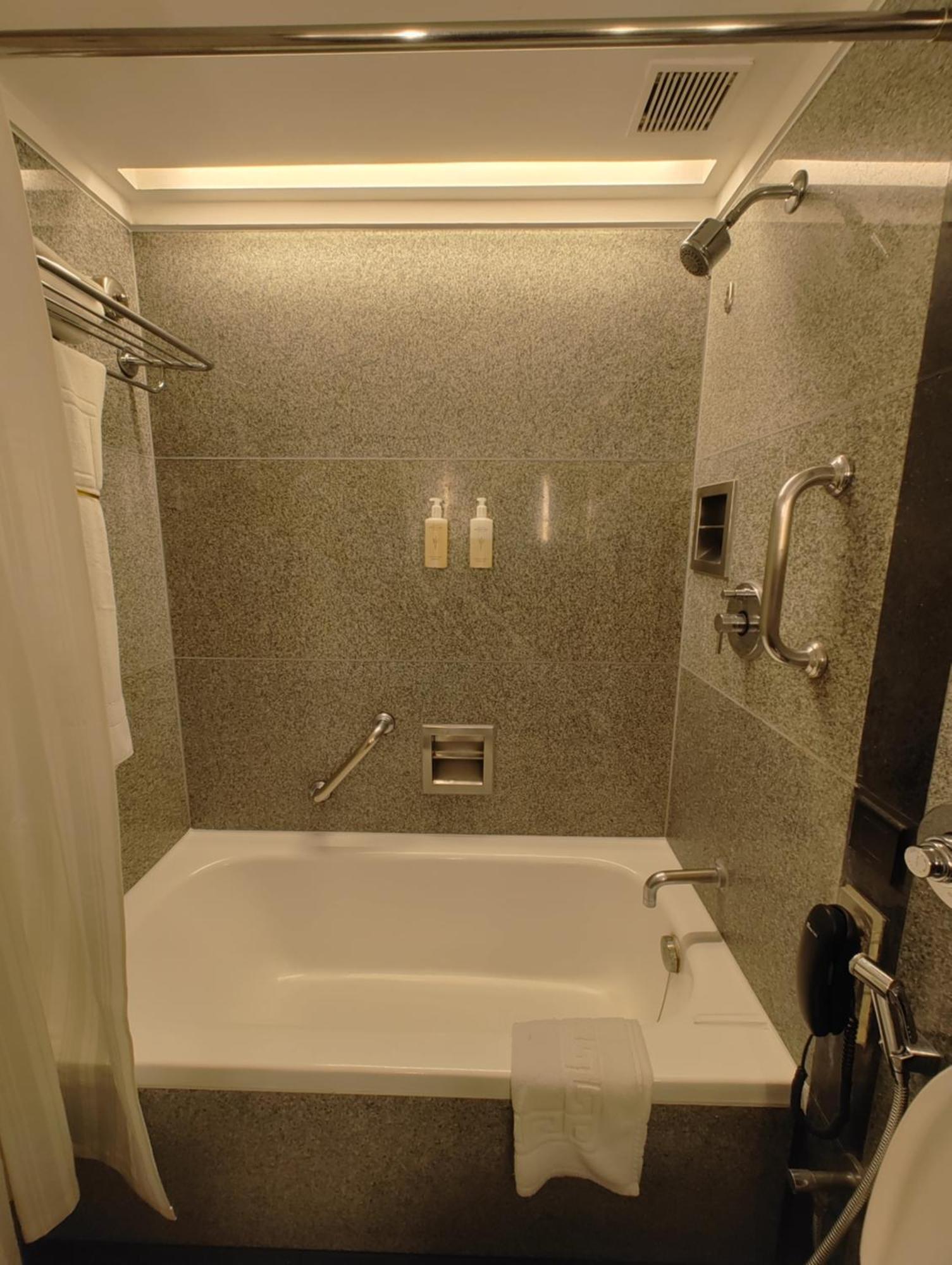 Marine Plaza Hotel Mumbai