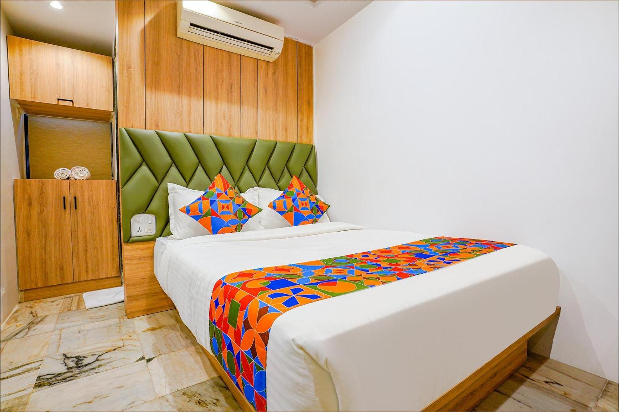 Hotel Fabexpress New Deepak - Nr & Csmt Station Bombaim