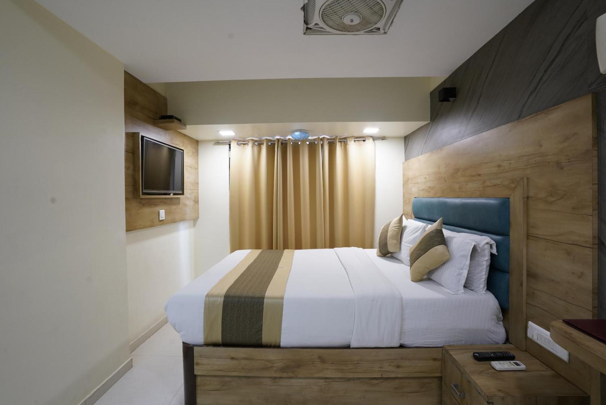 Grand Corp Inn, Near Nesco Exhibition Center Hotel