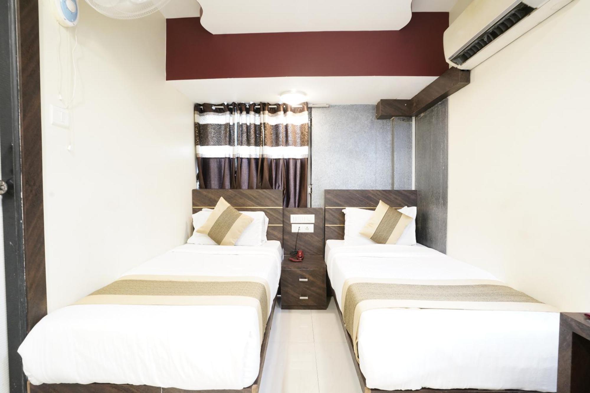 Hotel Grand Corp Inn, Near Nesco Exhibition Center