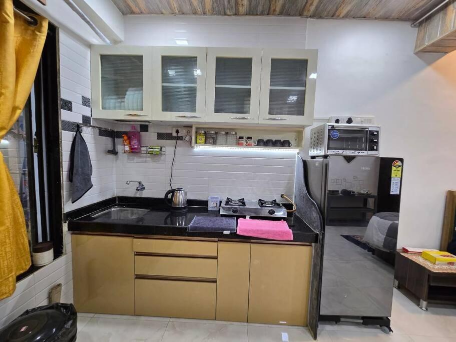Emly Comfortable Cozy 1bhk Apartment *