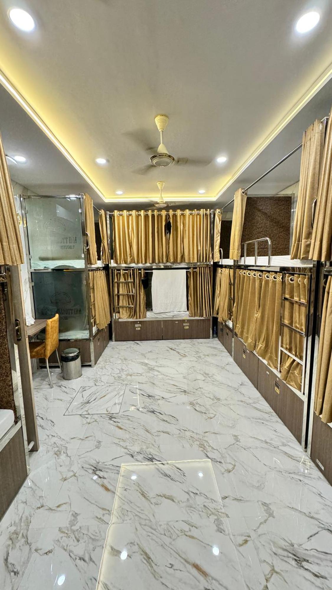 Albergue Elliott *
