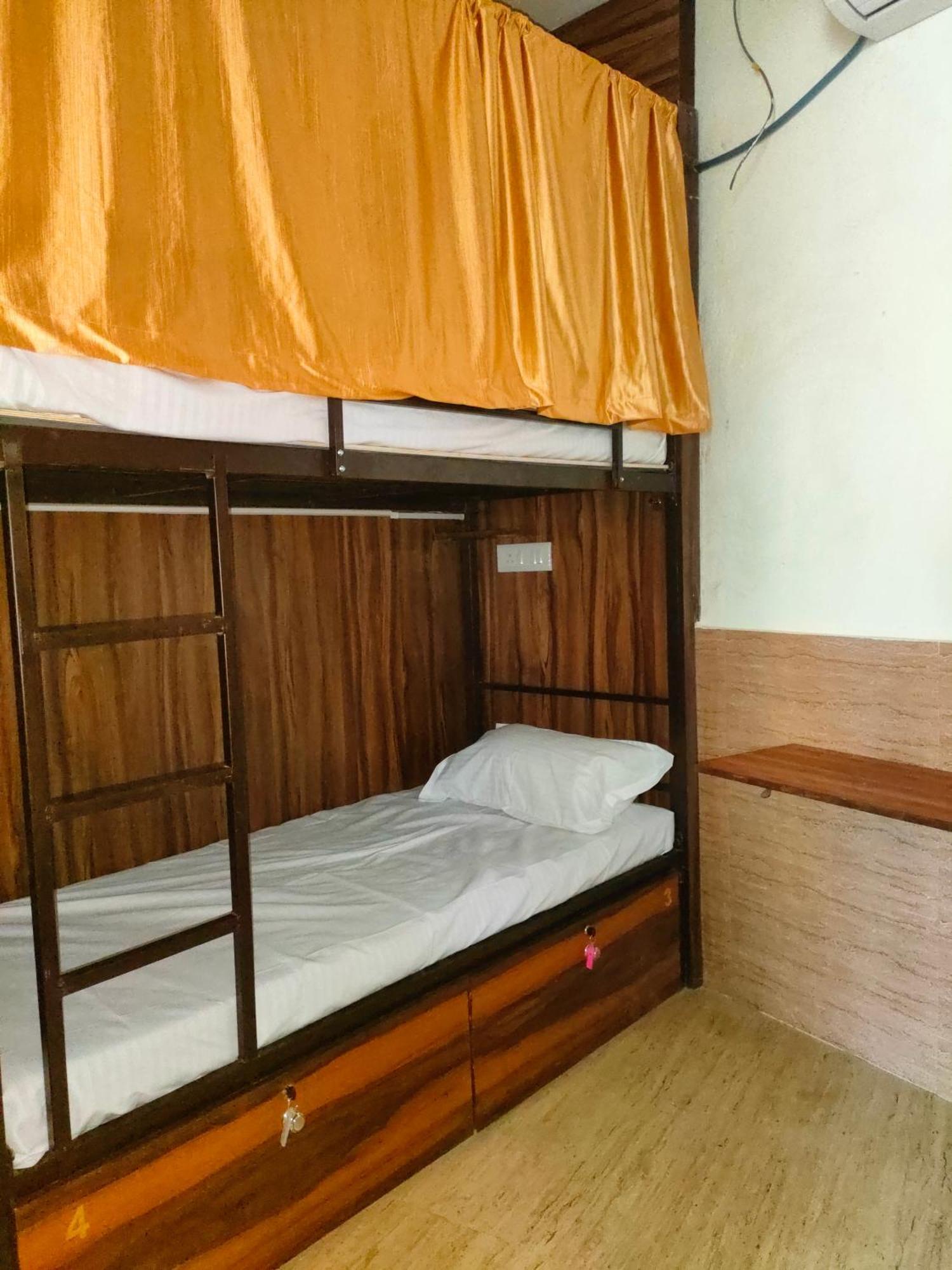 Aafee & Albergue