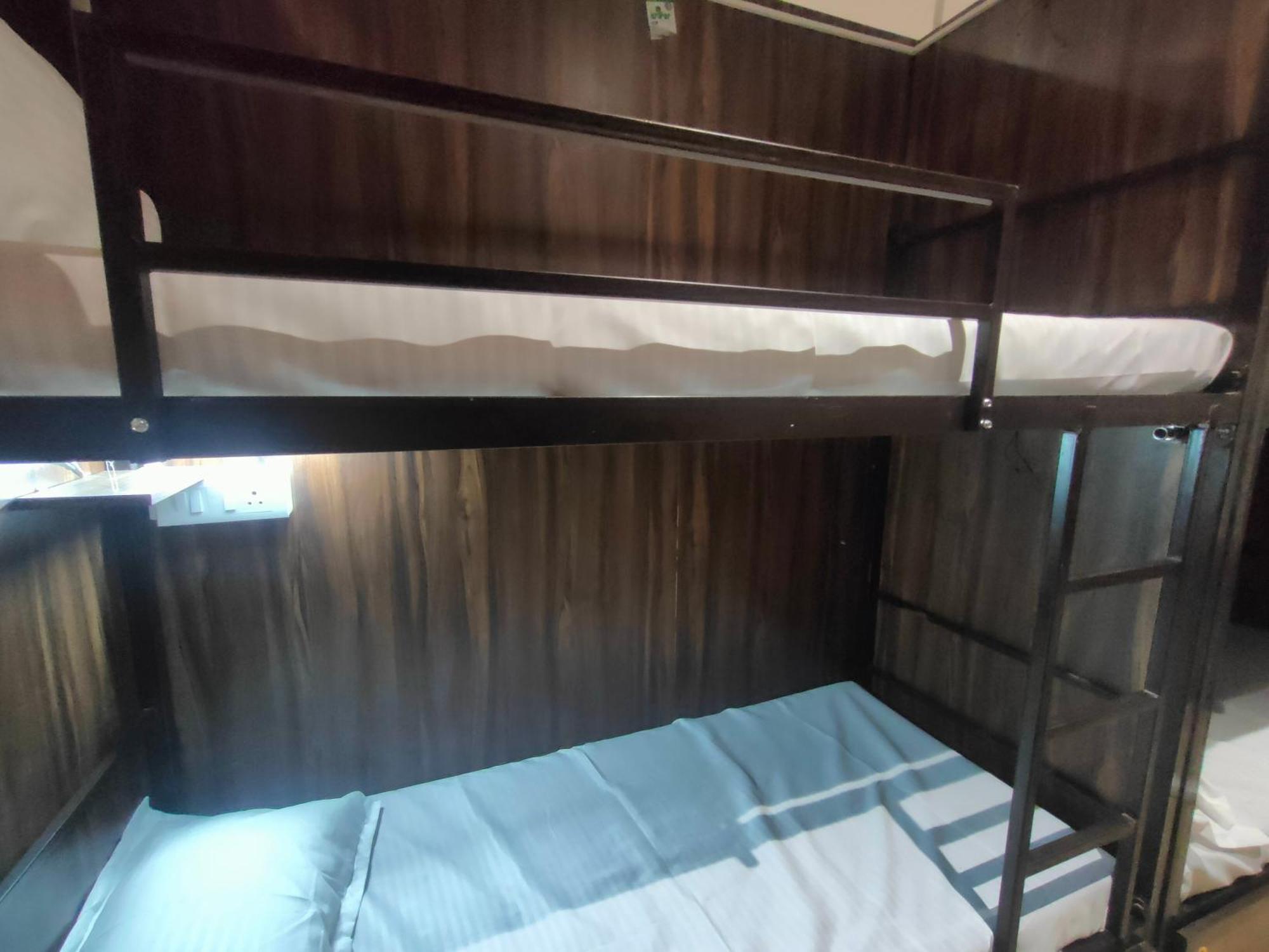 Aafee & Albergue Bombaim