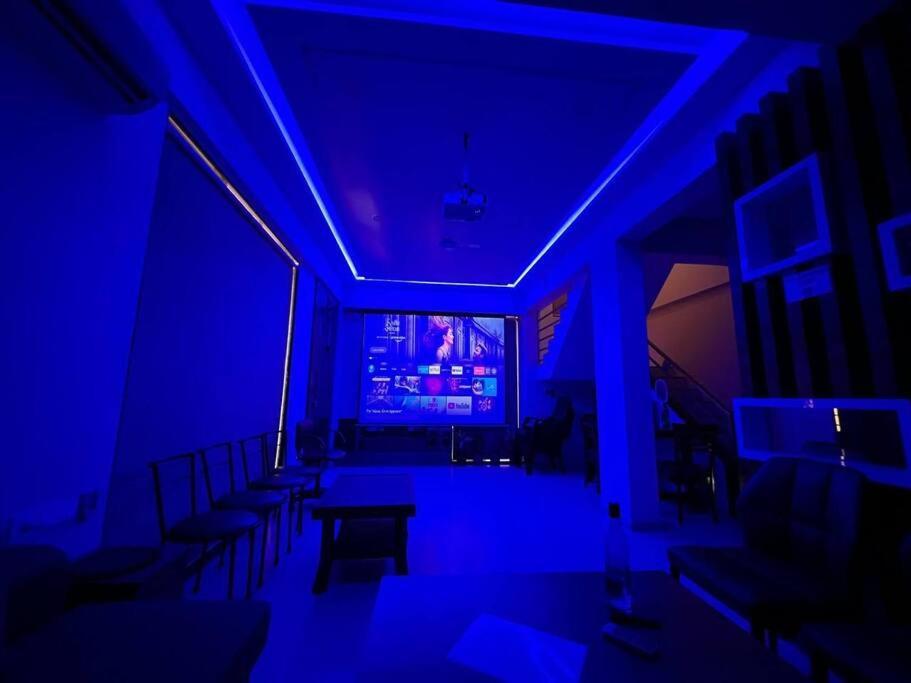 3bhk Parindacasa With Pvt Pool & Uhd Theatre