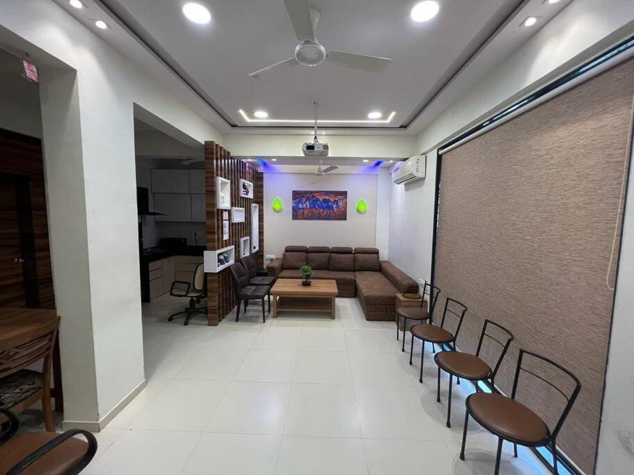 Villa 3bhk Parindacasa With Pvt Pool & Uhd Theatre Mumbai