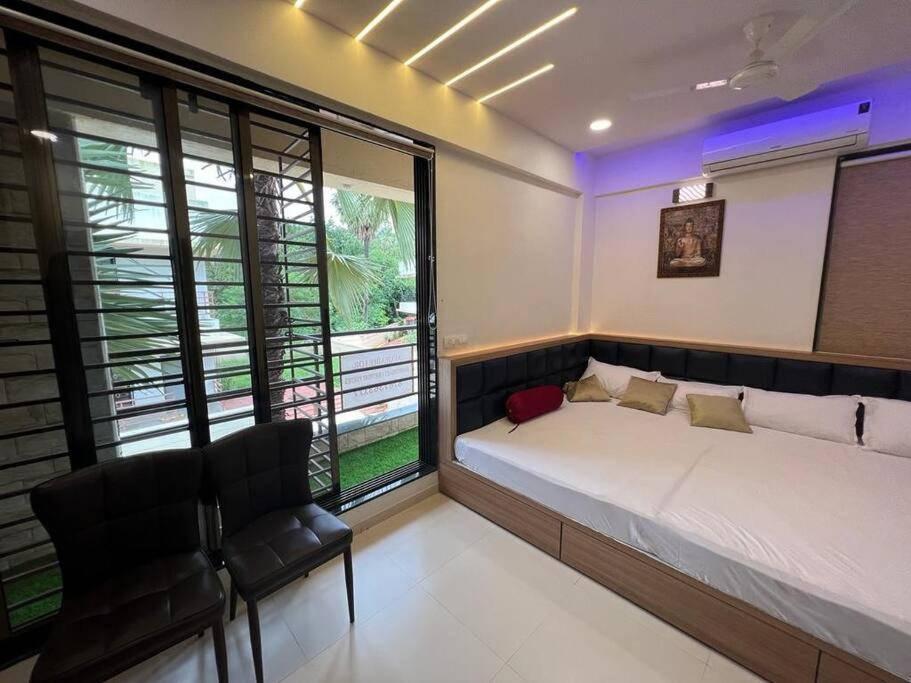 3bhk Parindacasa With Pvt Pool & Uhd Theatre Mumbai