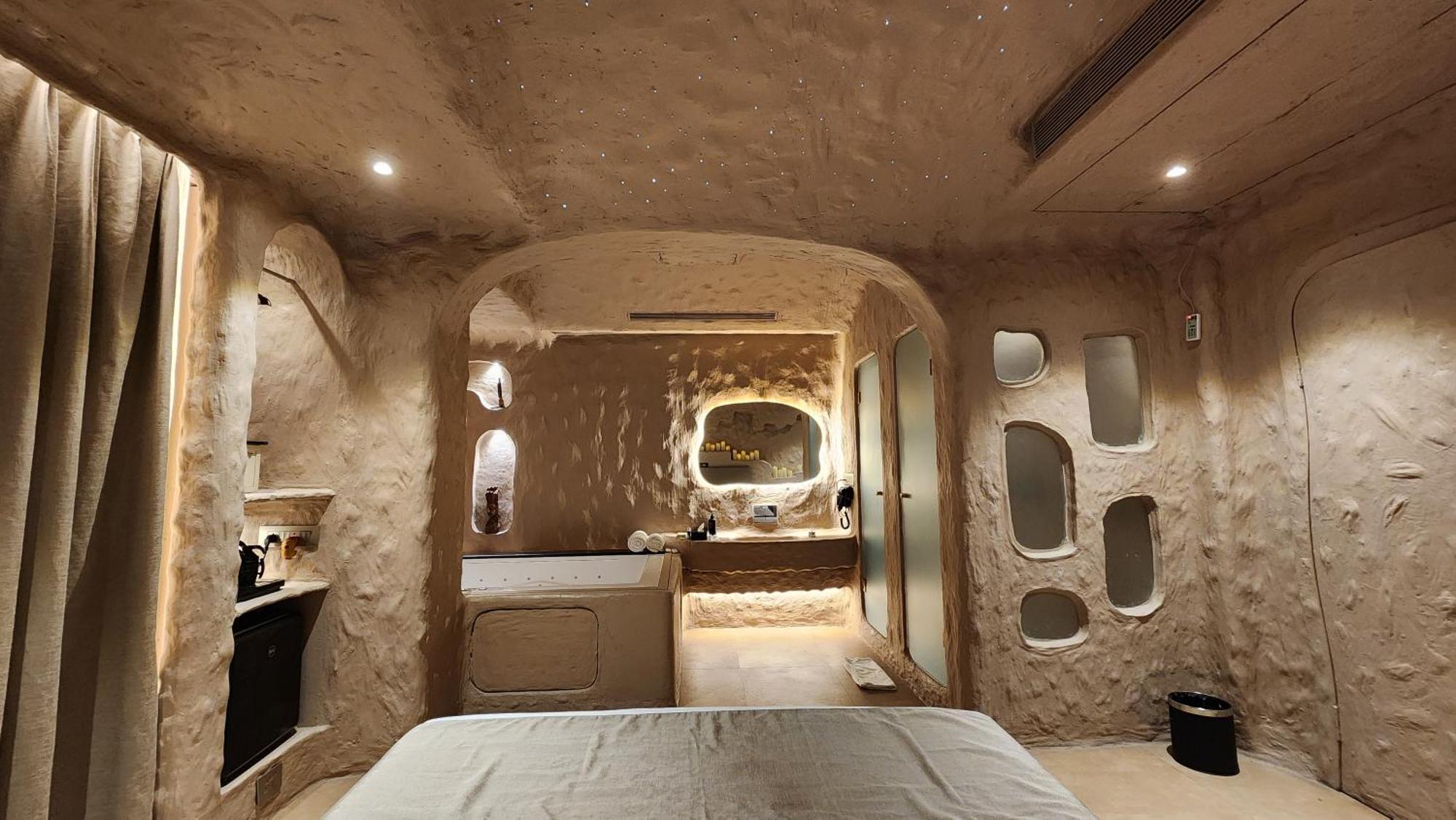 Hotel Dragonfly - The Art 4*