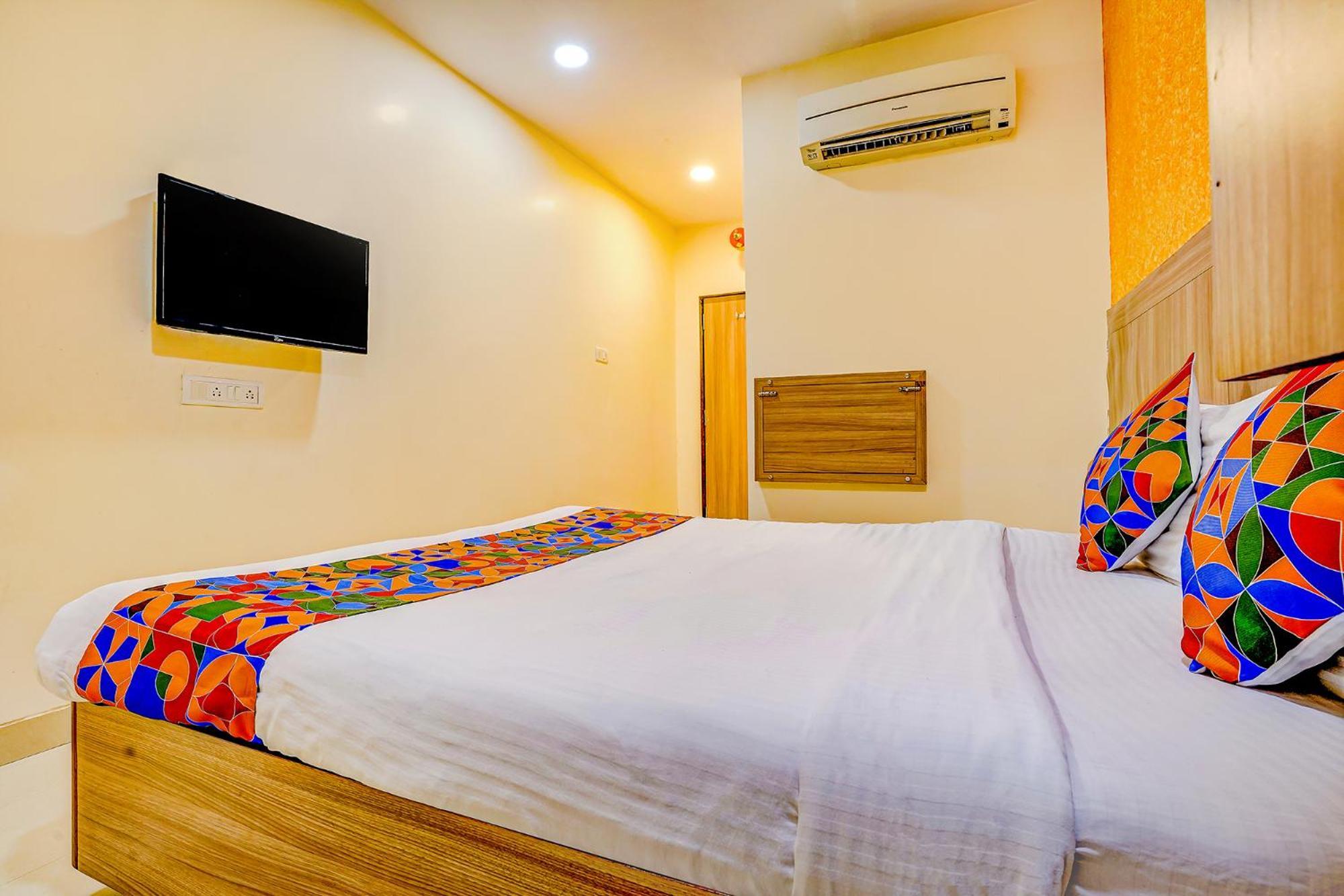 Fabhotel Prakash Inn - Nr Mumbai International Airport Hotel 3*