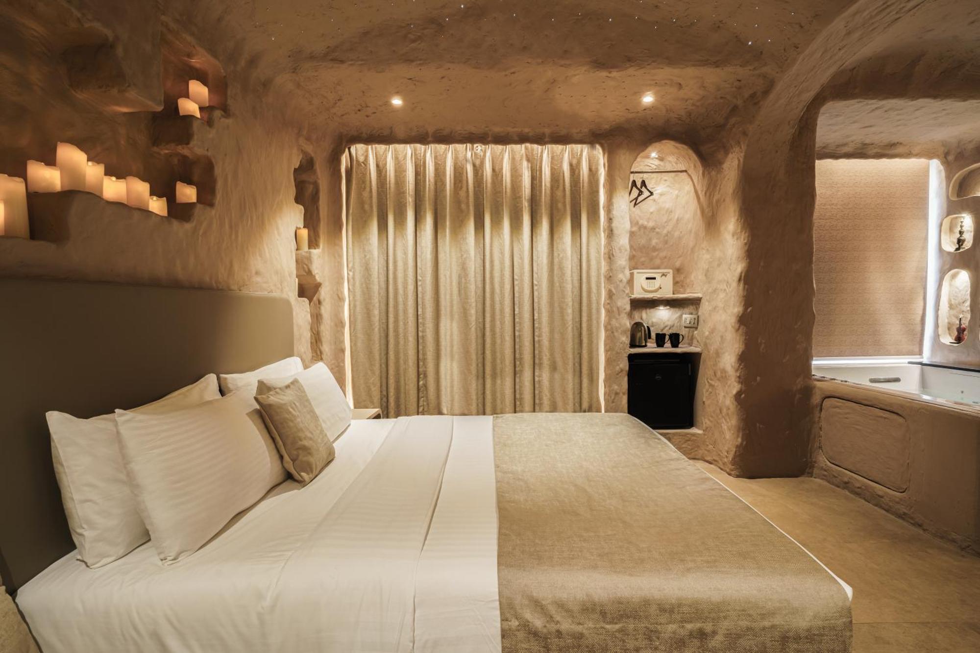 Hotel Dragonfly - The Art Mumbai