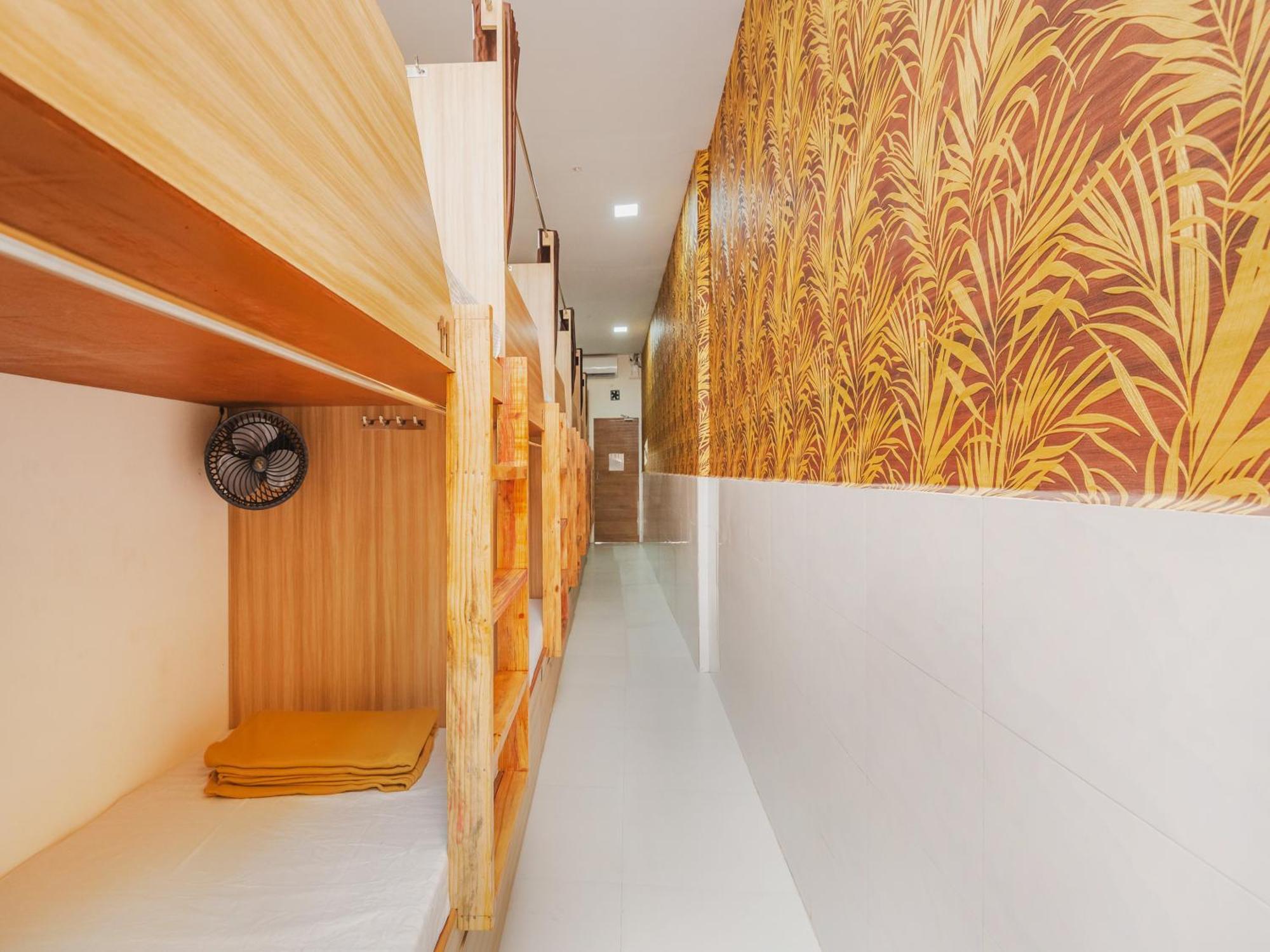 Sahara Stay-near Nesco Exhibition Centre Capsule hotel