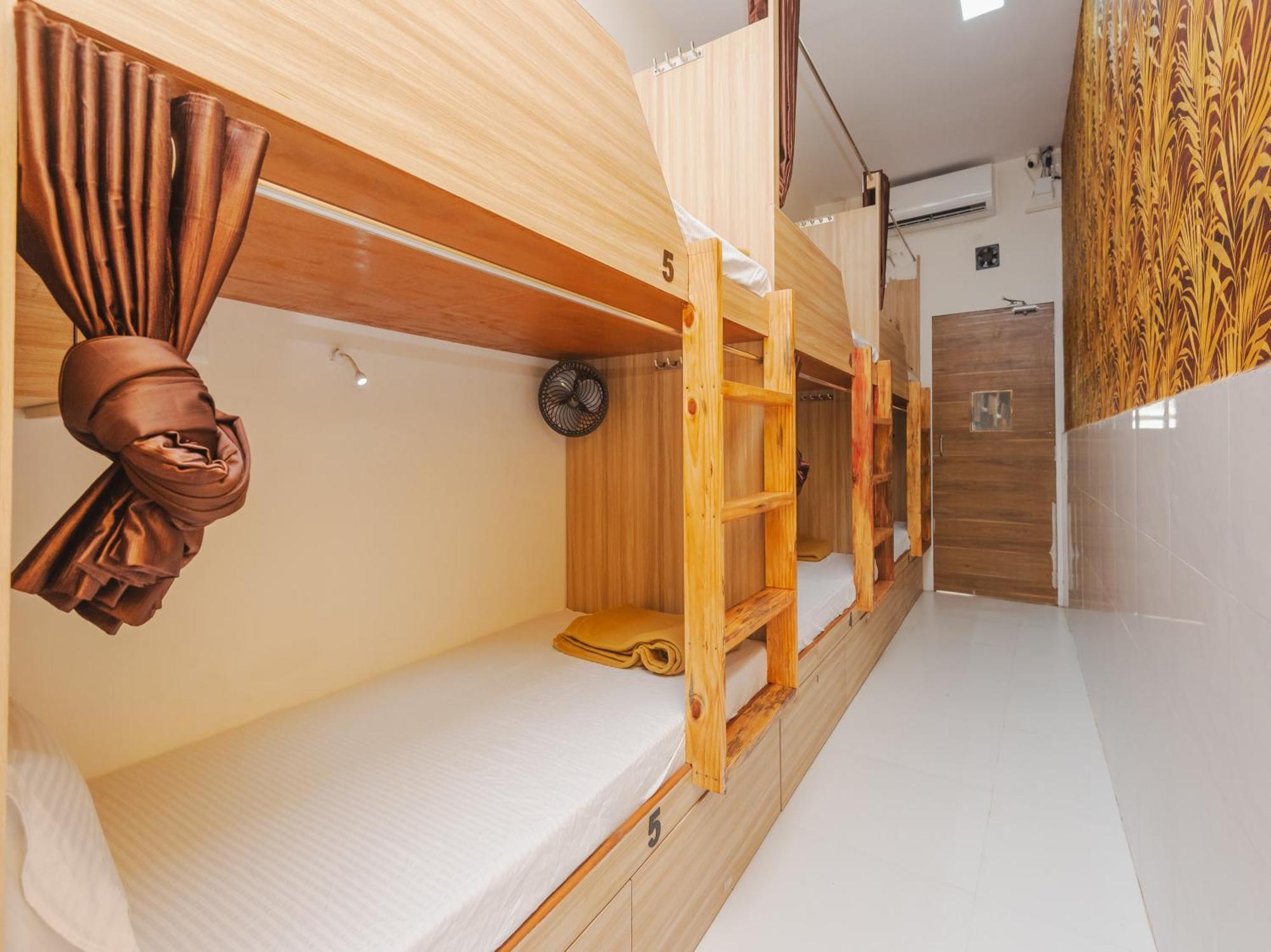 Capsule hotel Sahara Stay-near Nesco Exhibition Centre