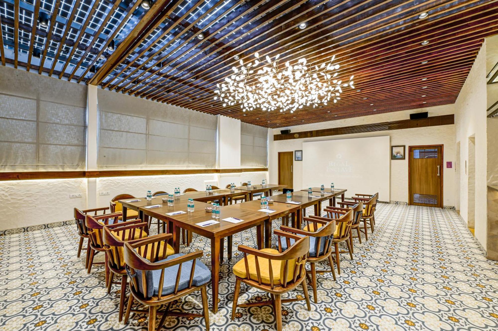 Regal Enclave 3* Mumbai