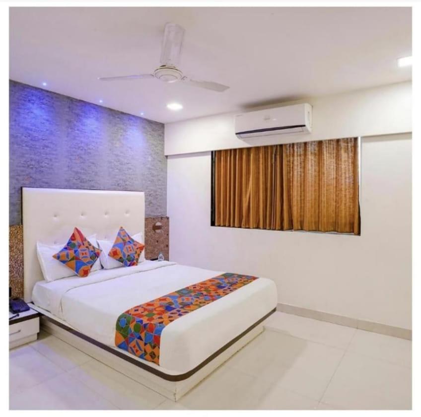 Golden Star Hotel Bombaim