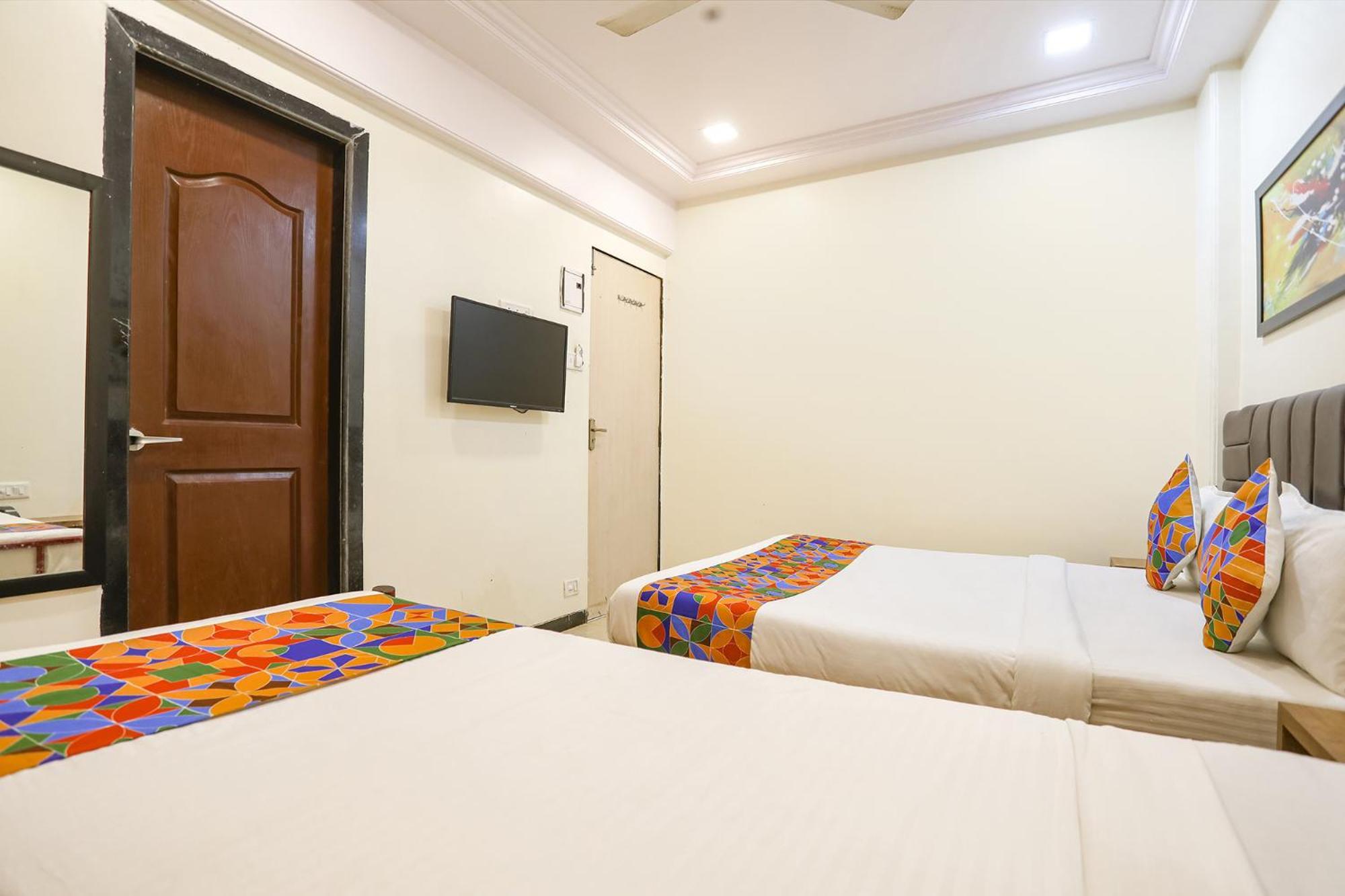 Fabexpress Aksa Hotel Mumbai