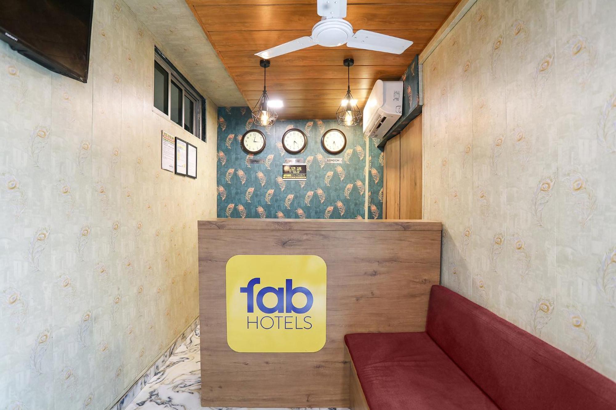 Hotel Fabexpress Aksa