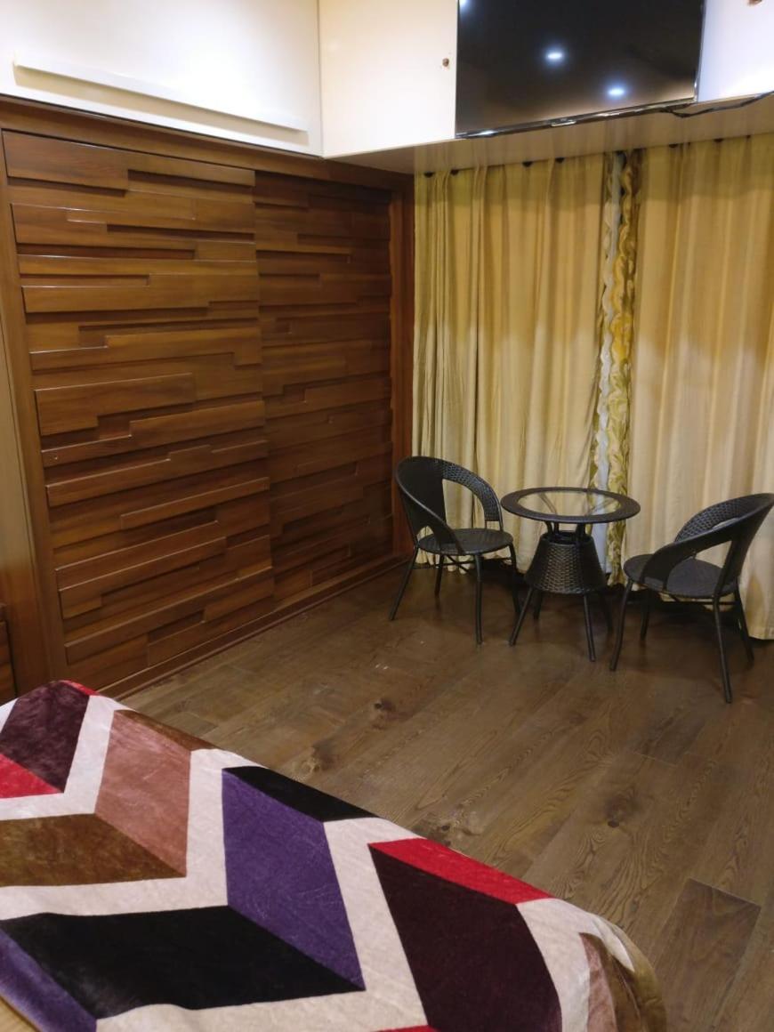 Awesome At Bandra - Khar, Apartment