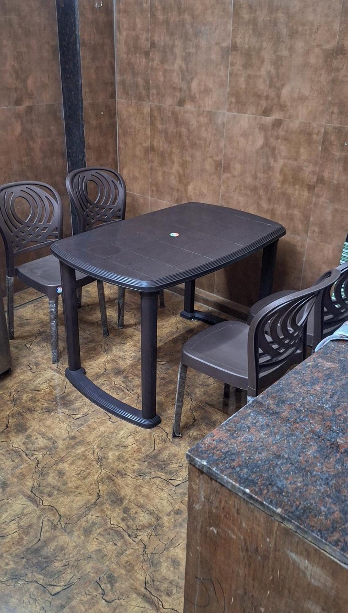 Sheetal Capsule hotel *