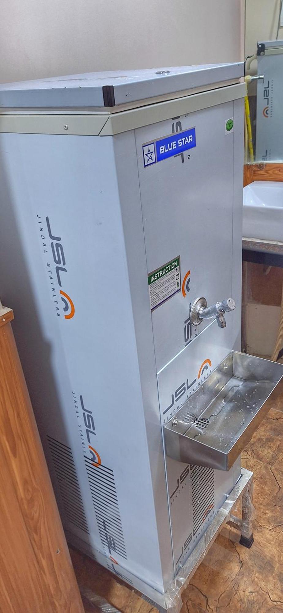 Capsule hotel Sheetal