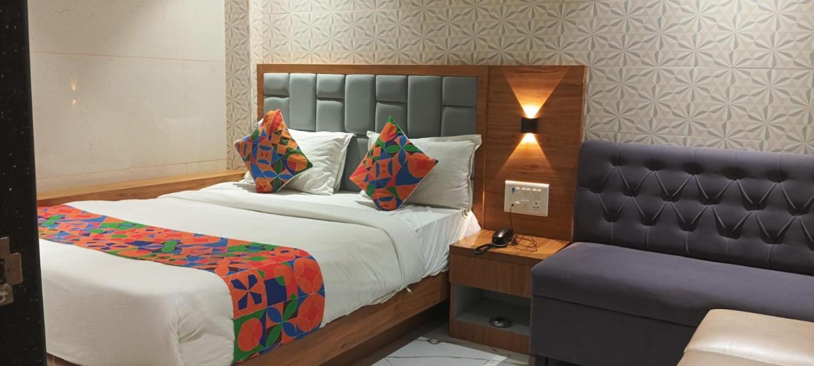 Hotel Regal Residency 3*