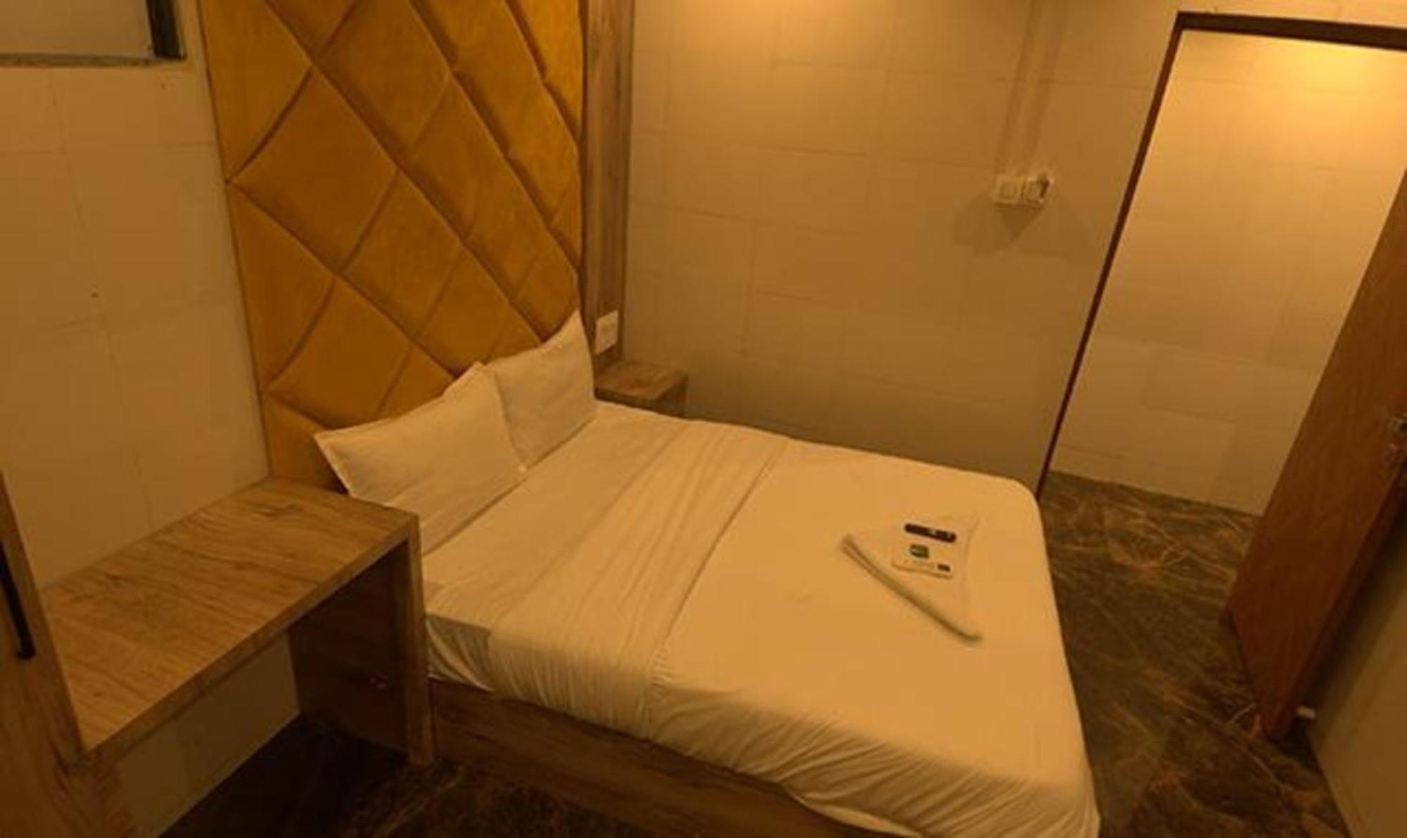 Hotel Fabhotel Platinum Mumbai