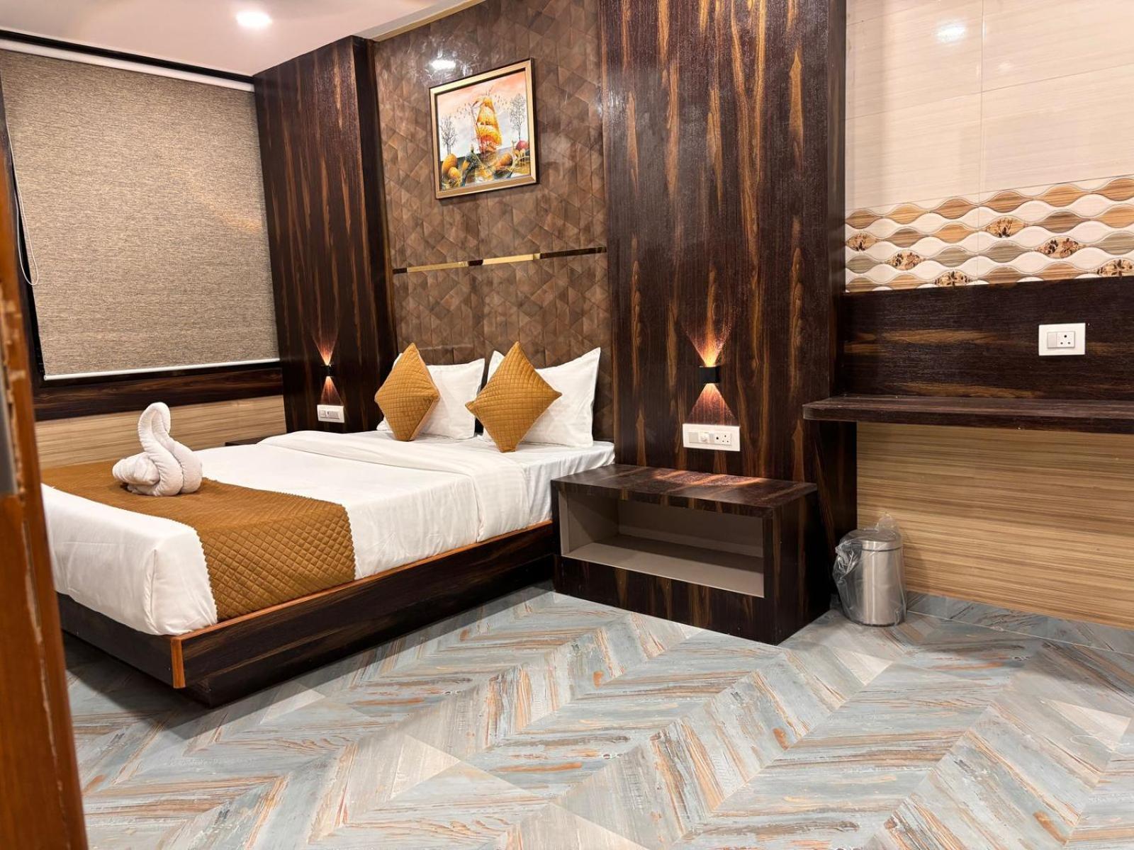Hotel Arts Palace Mumbai