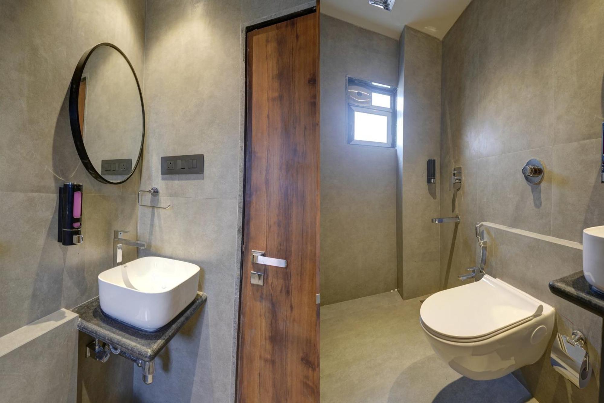 Starville Andheri Midc Hotel