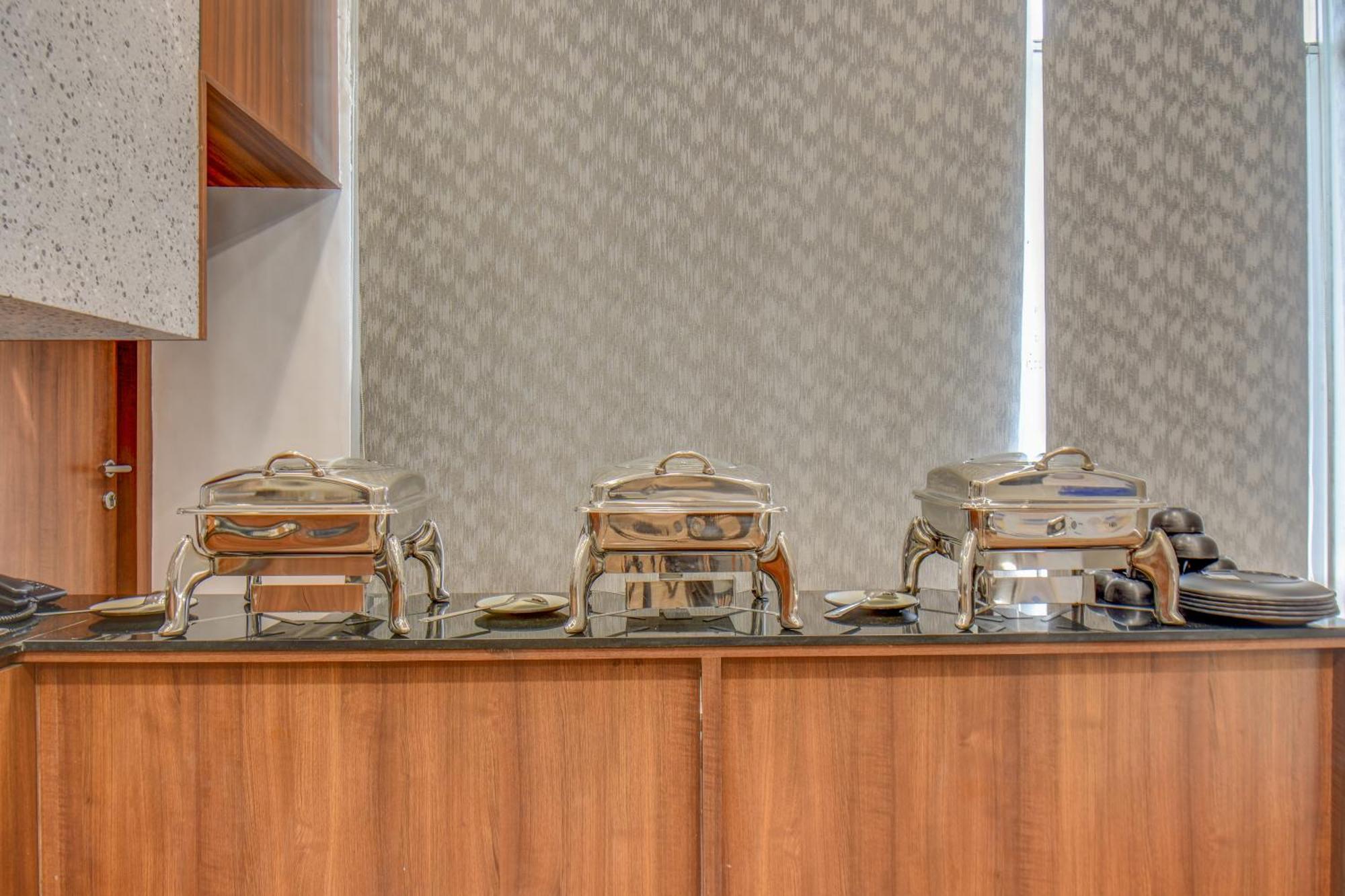 Hotel Staywood Suites,