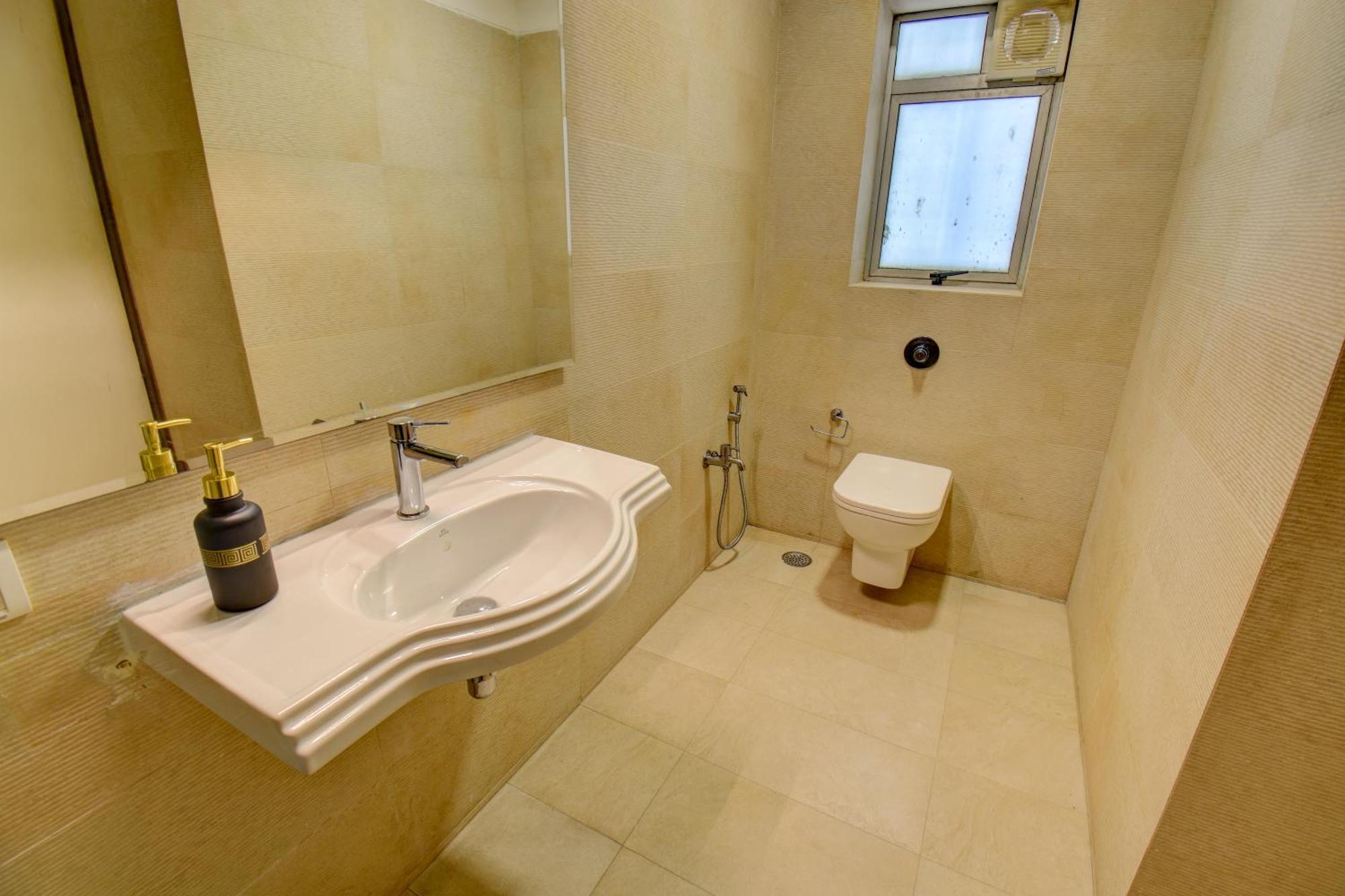 Staywood Suites, 3* Mumbai