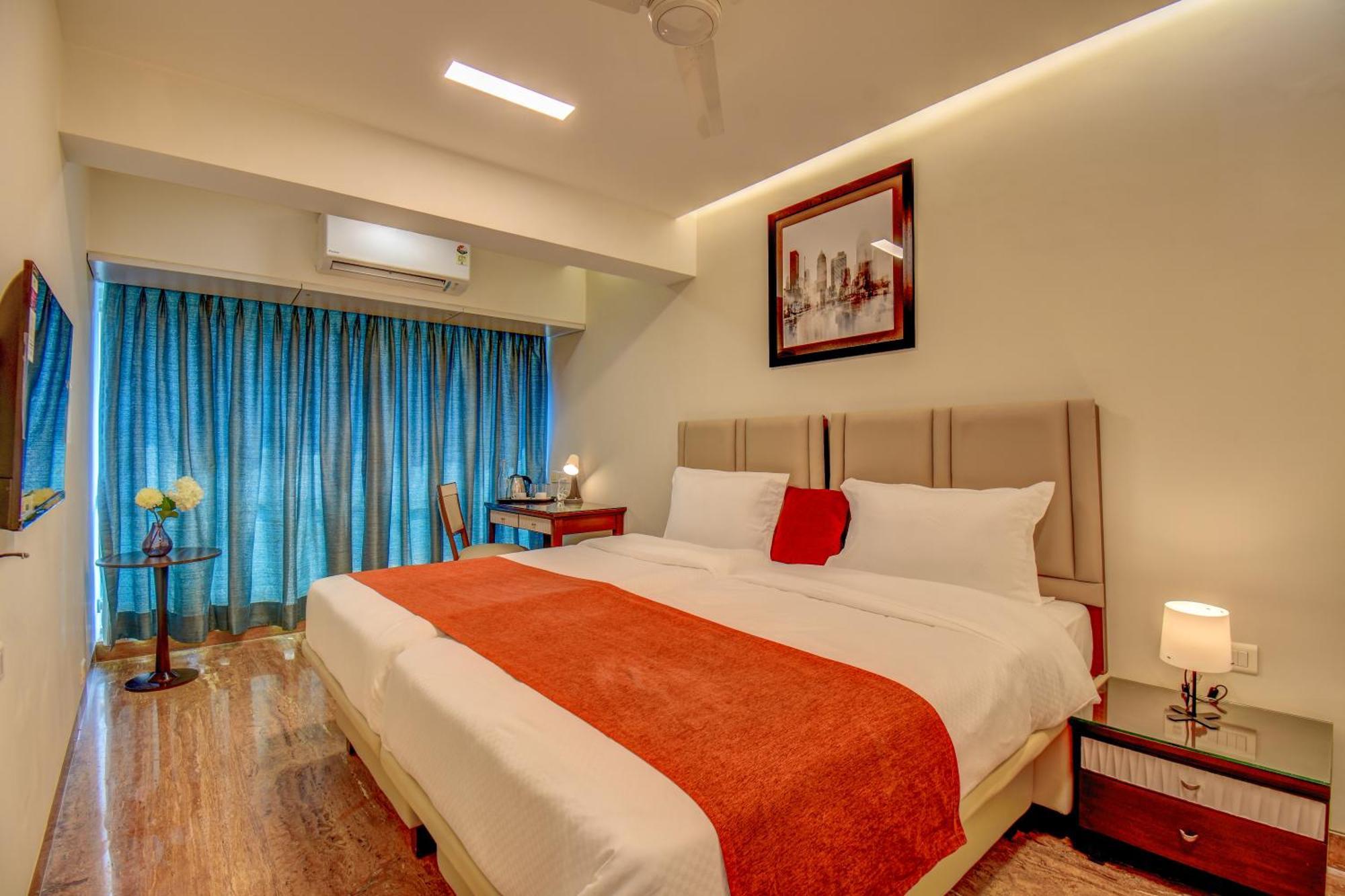 Staywood Suites, Hotel 3*