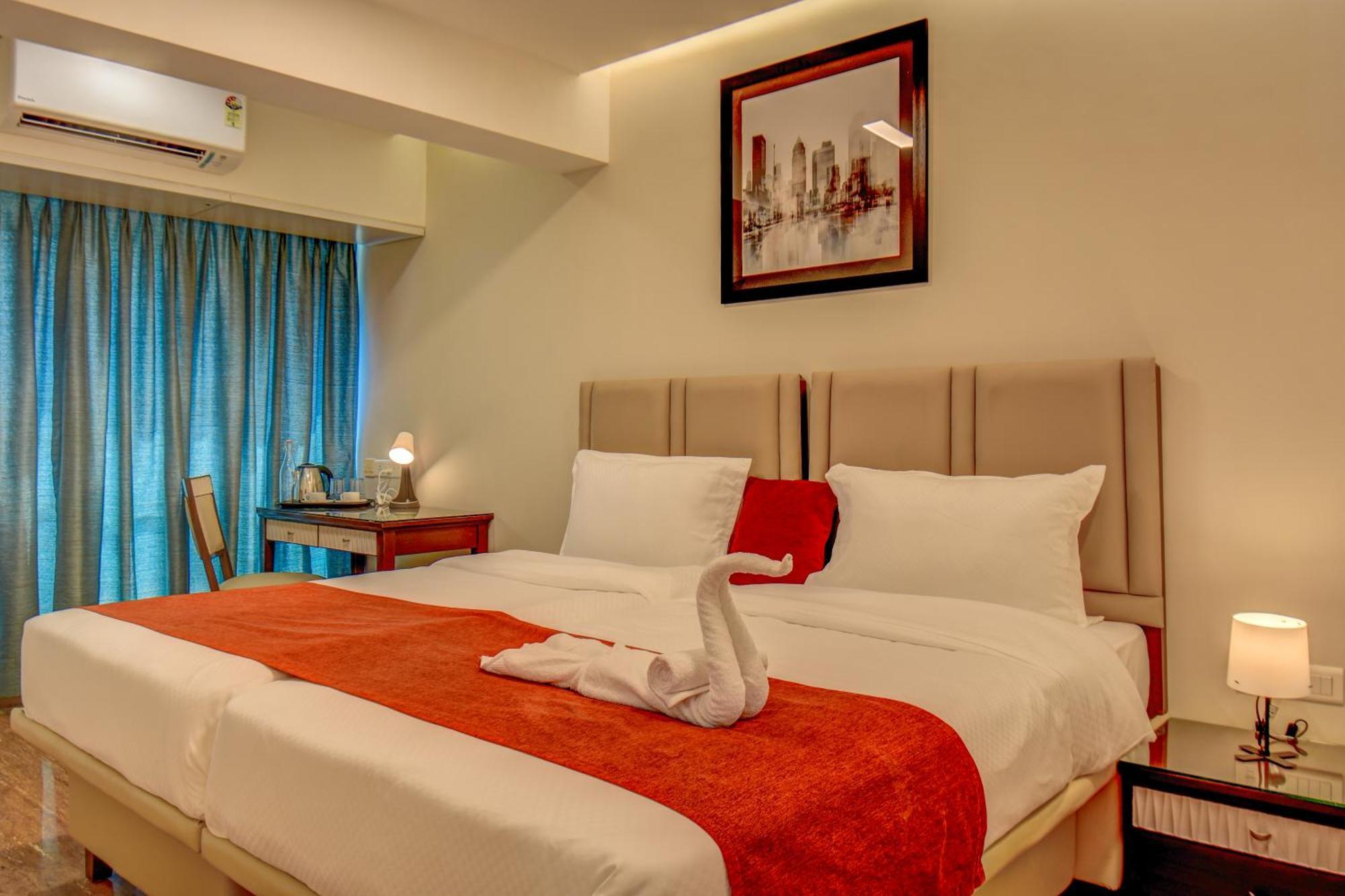 Hotel Staywood Suites, 3*