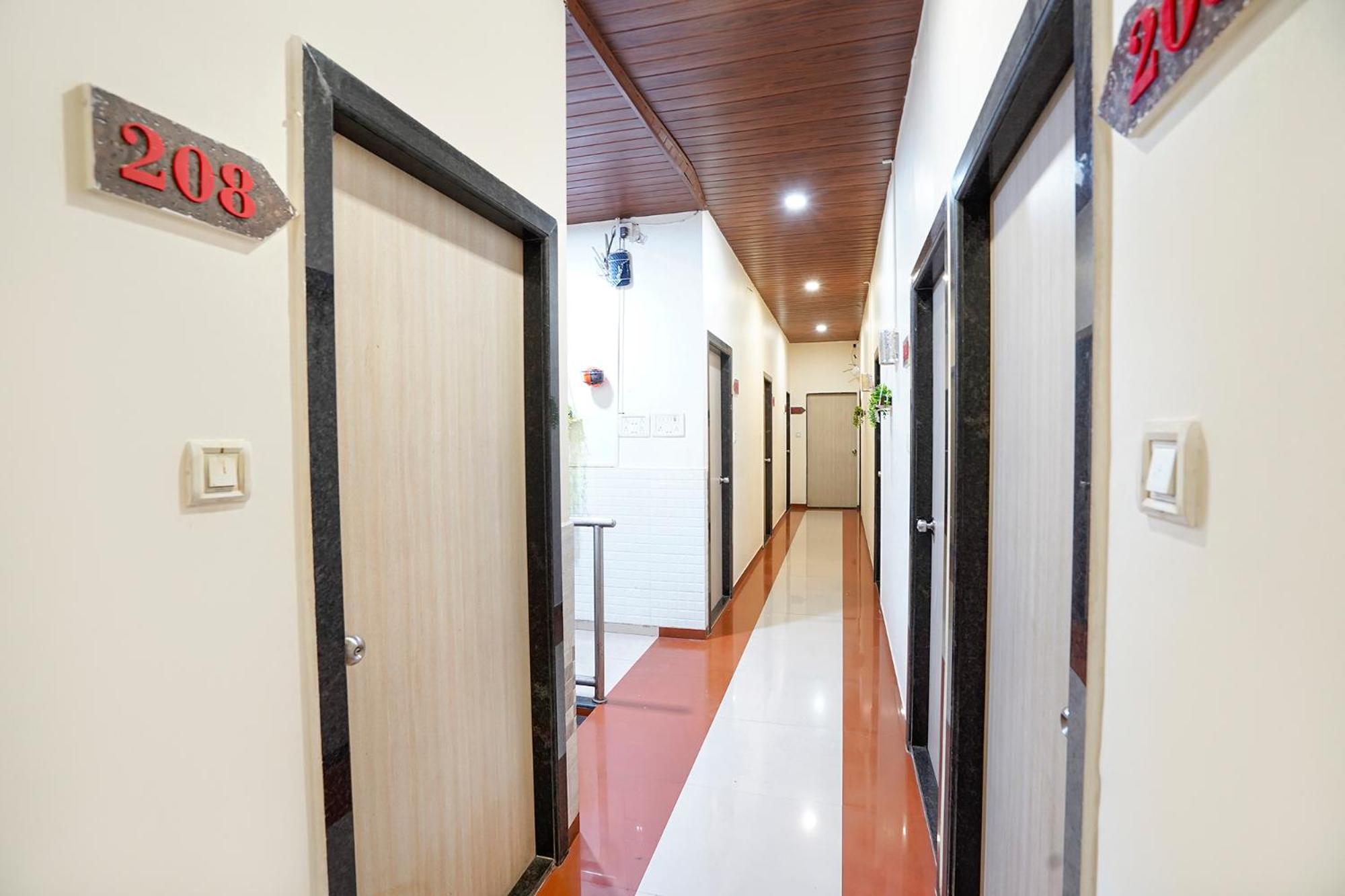 Fabhotel Kailash Park Mumbai