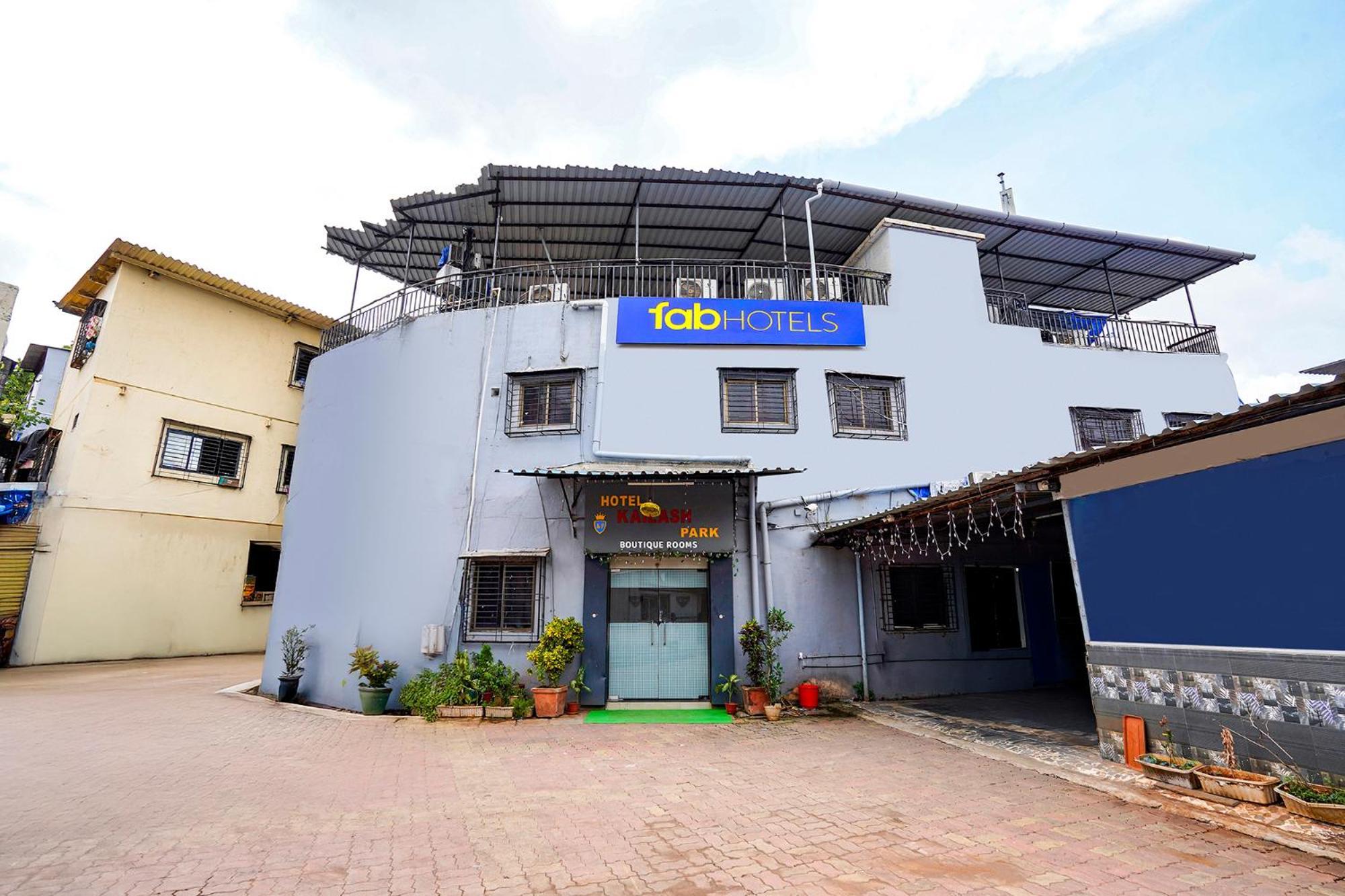 Hotel Fabhotel Kailash Park Mumbai