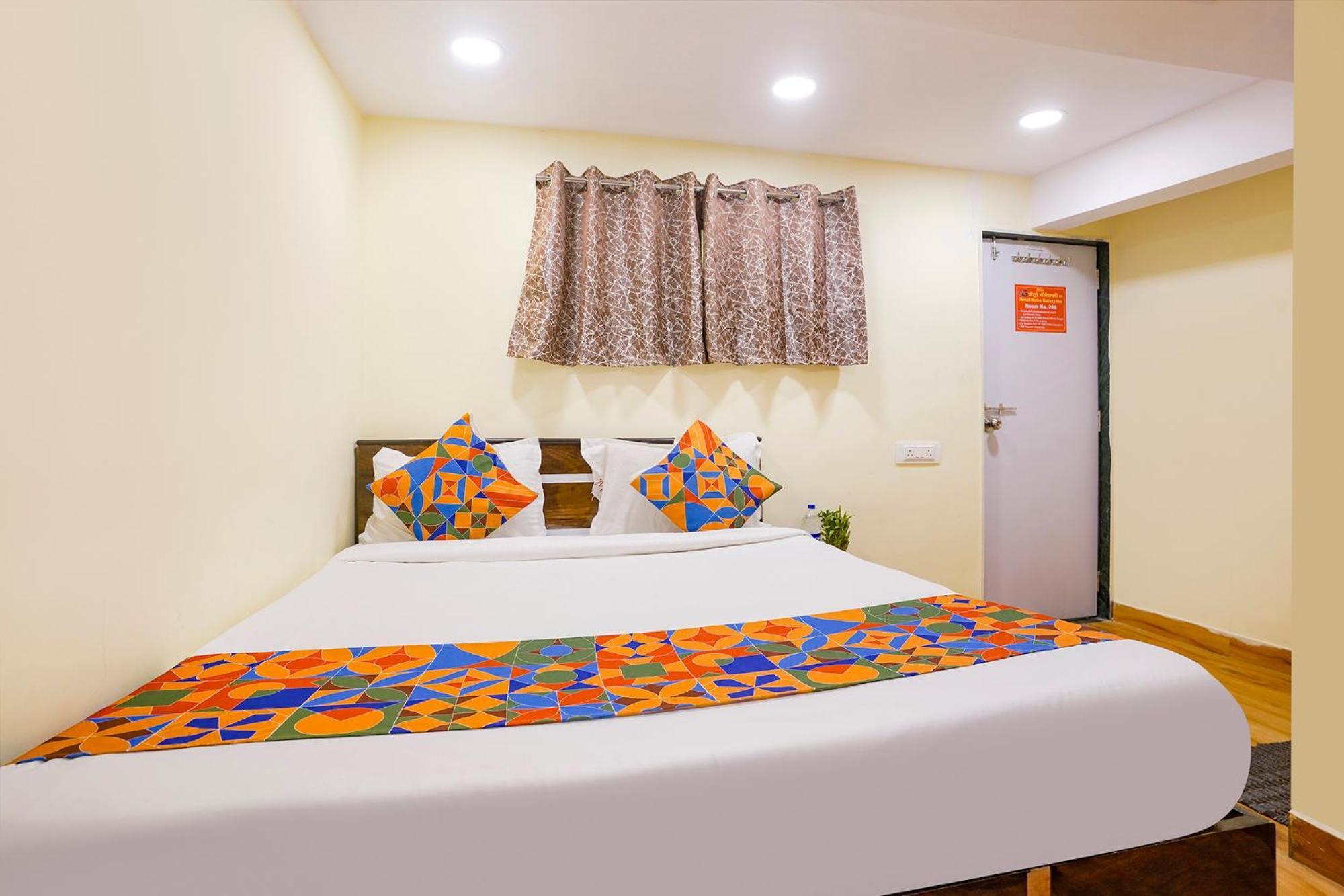 Fabhotel Metro Galaxy - Nesco Exhibition Centre 3*