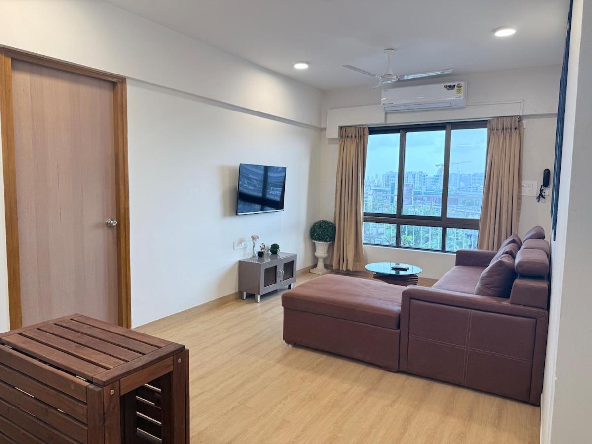 Apartment Coastal Chic - 10min From Airport Mumbai