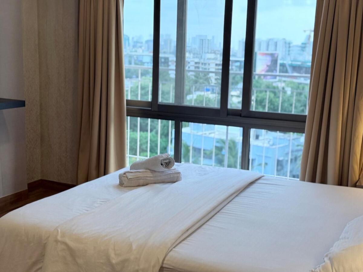 Coastal Chic - 10min From Airport Apartment *