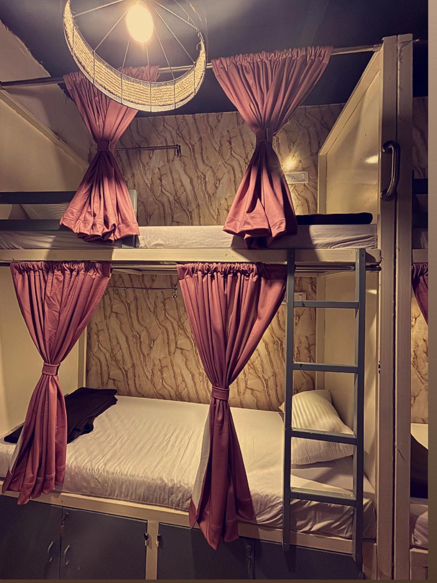 Hostel Lucky Beds Pg And