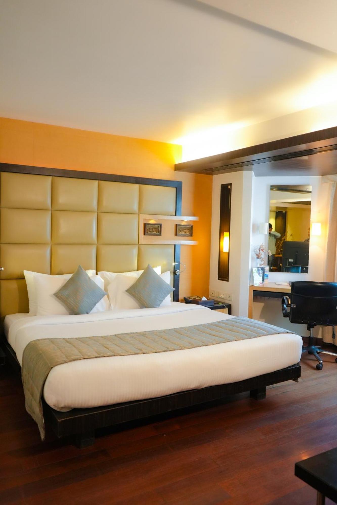 Ramee Guestline Juhu Hotel