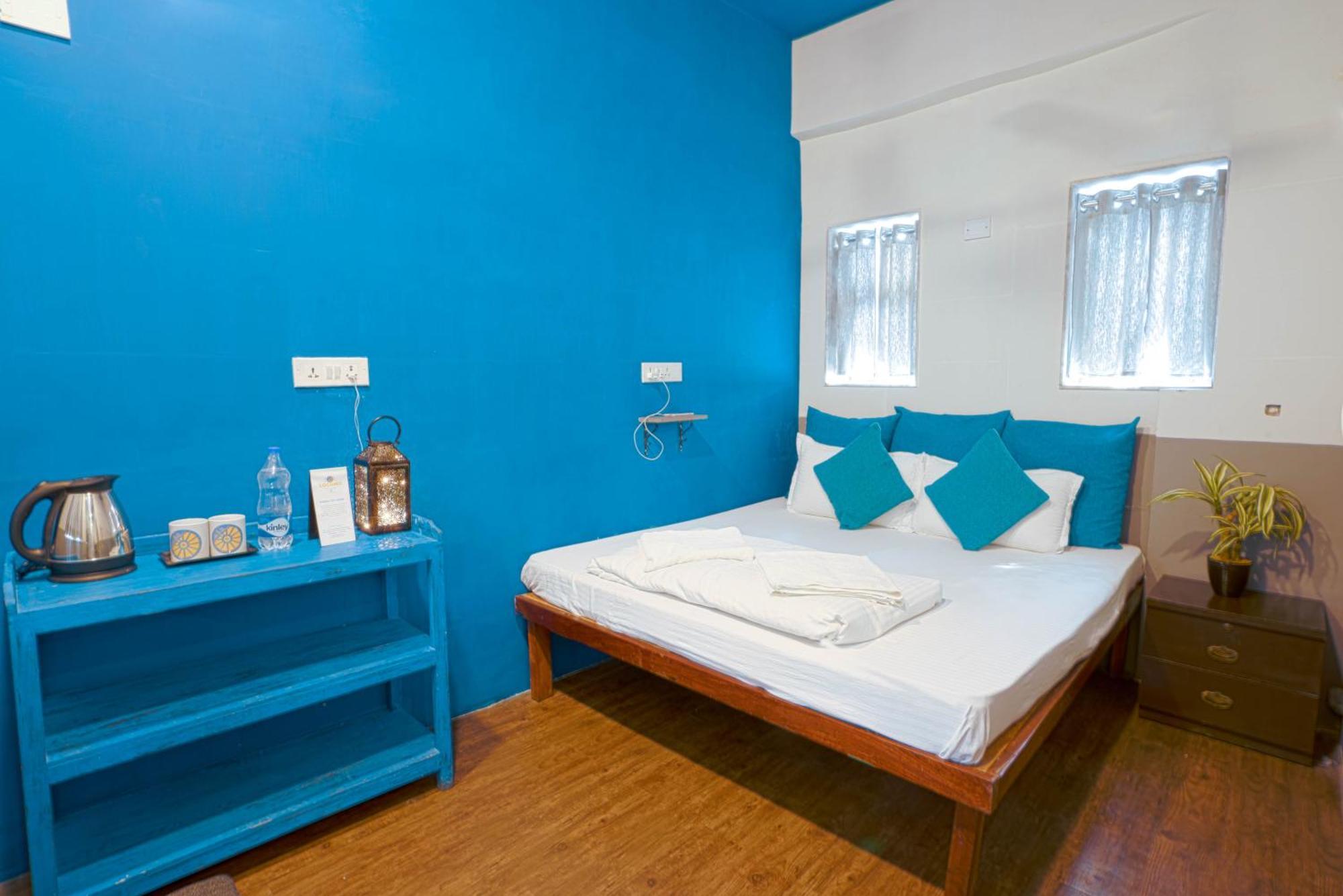 Hostel Locomo Og - Work Eat Mumbai