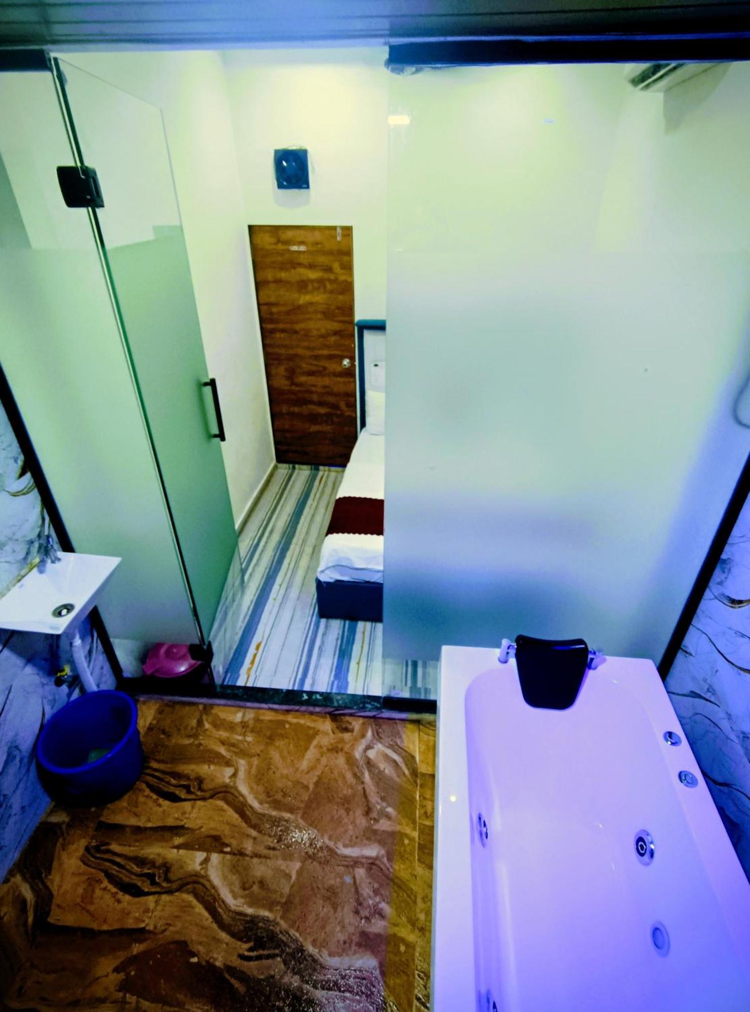 Royal And In Asalpha * Mumbai