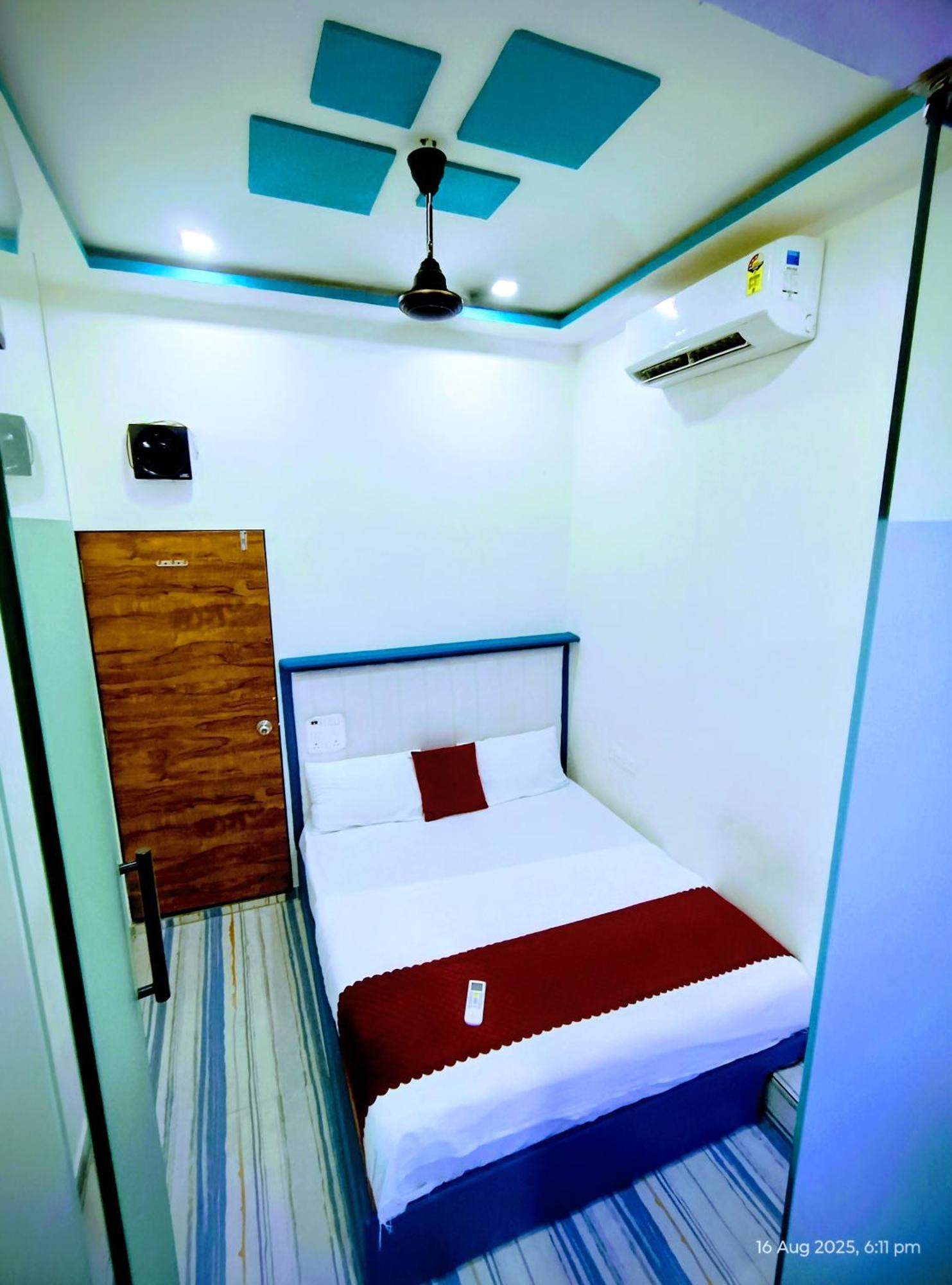 Hostel Royal And In Asalpha *