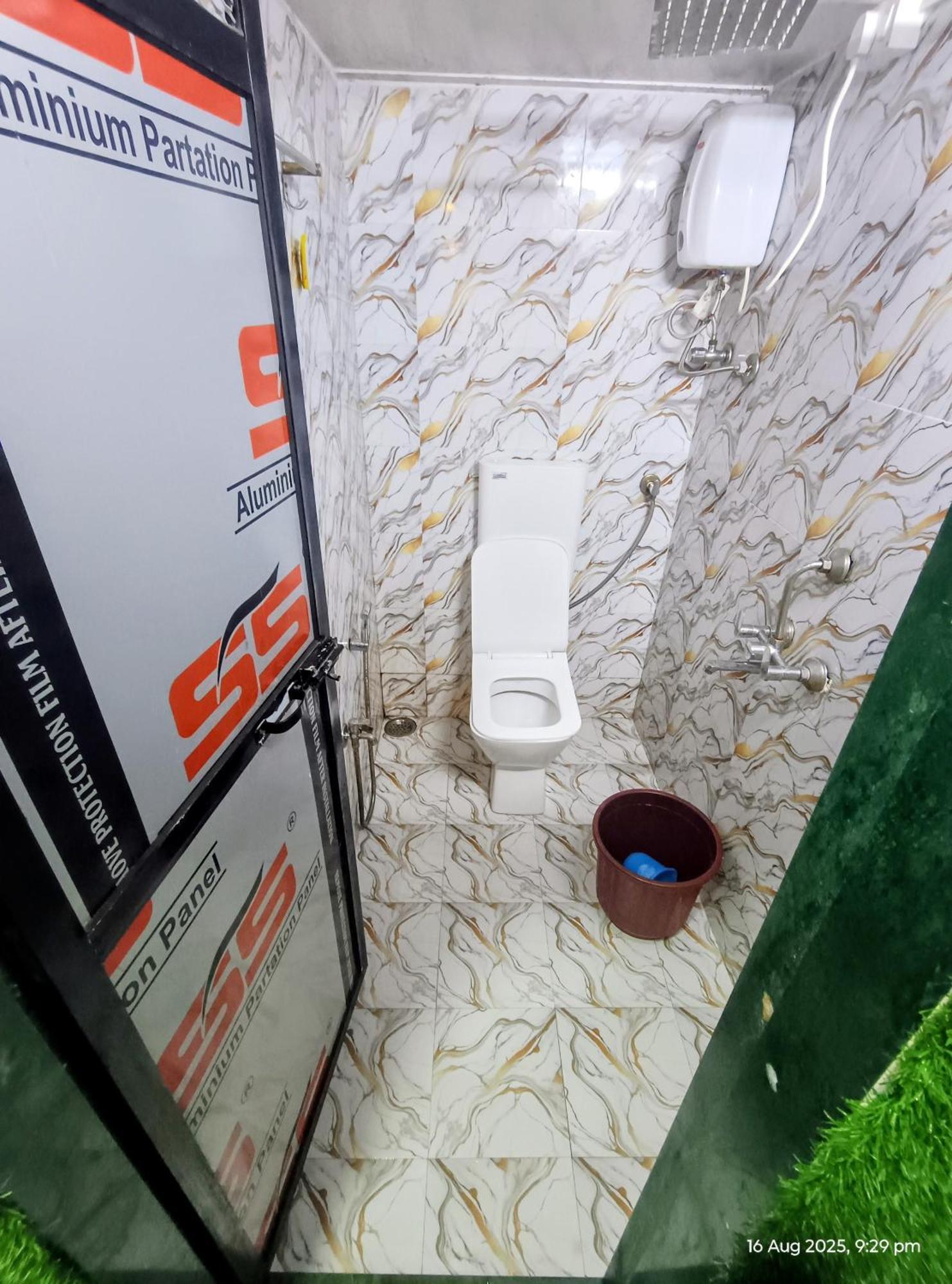 Royal And In Asalpha